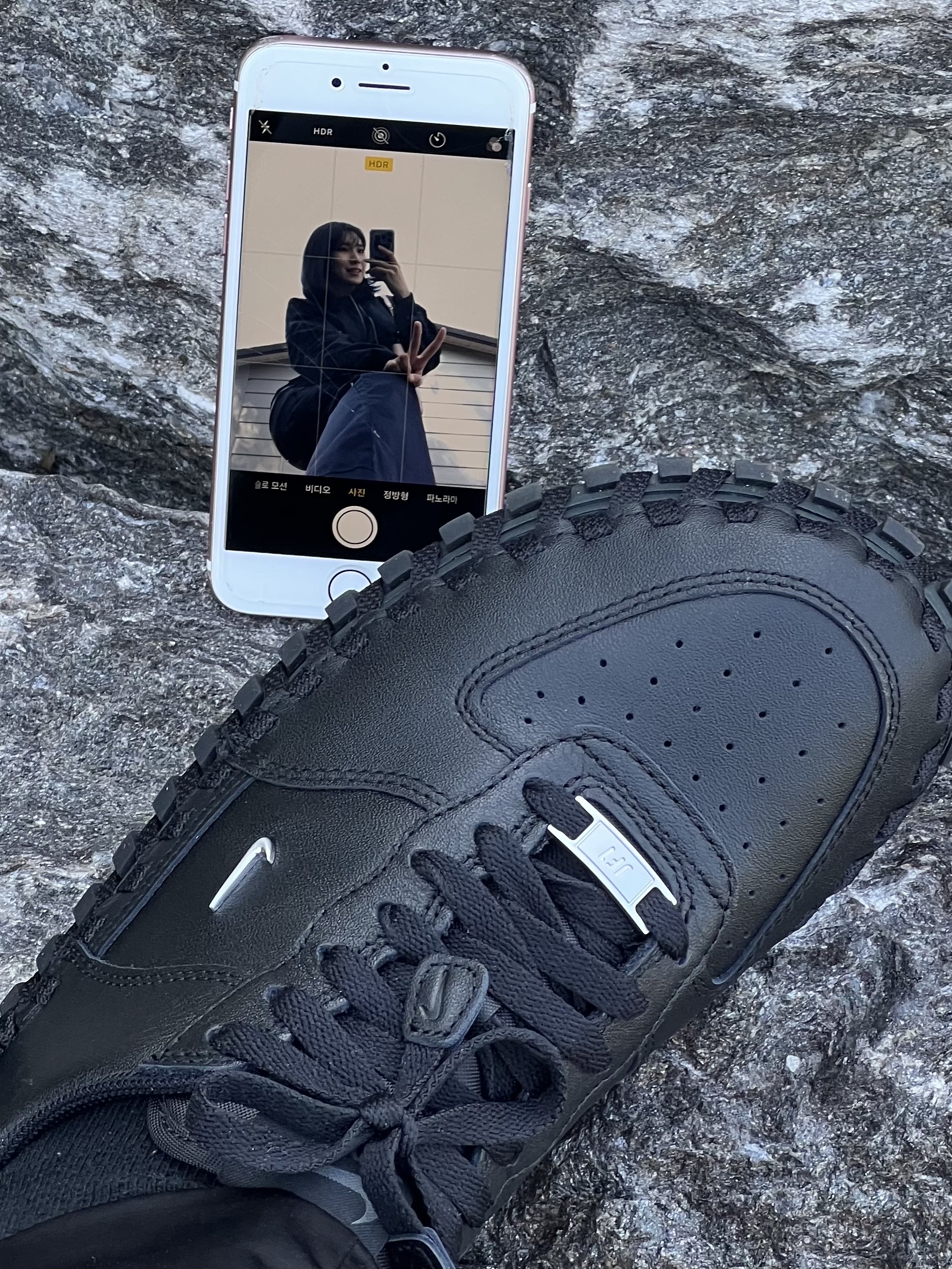 Nike x Jacquemus J Force 1 Low LX SP Black 착용 스타일 - 5