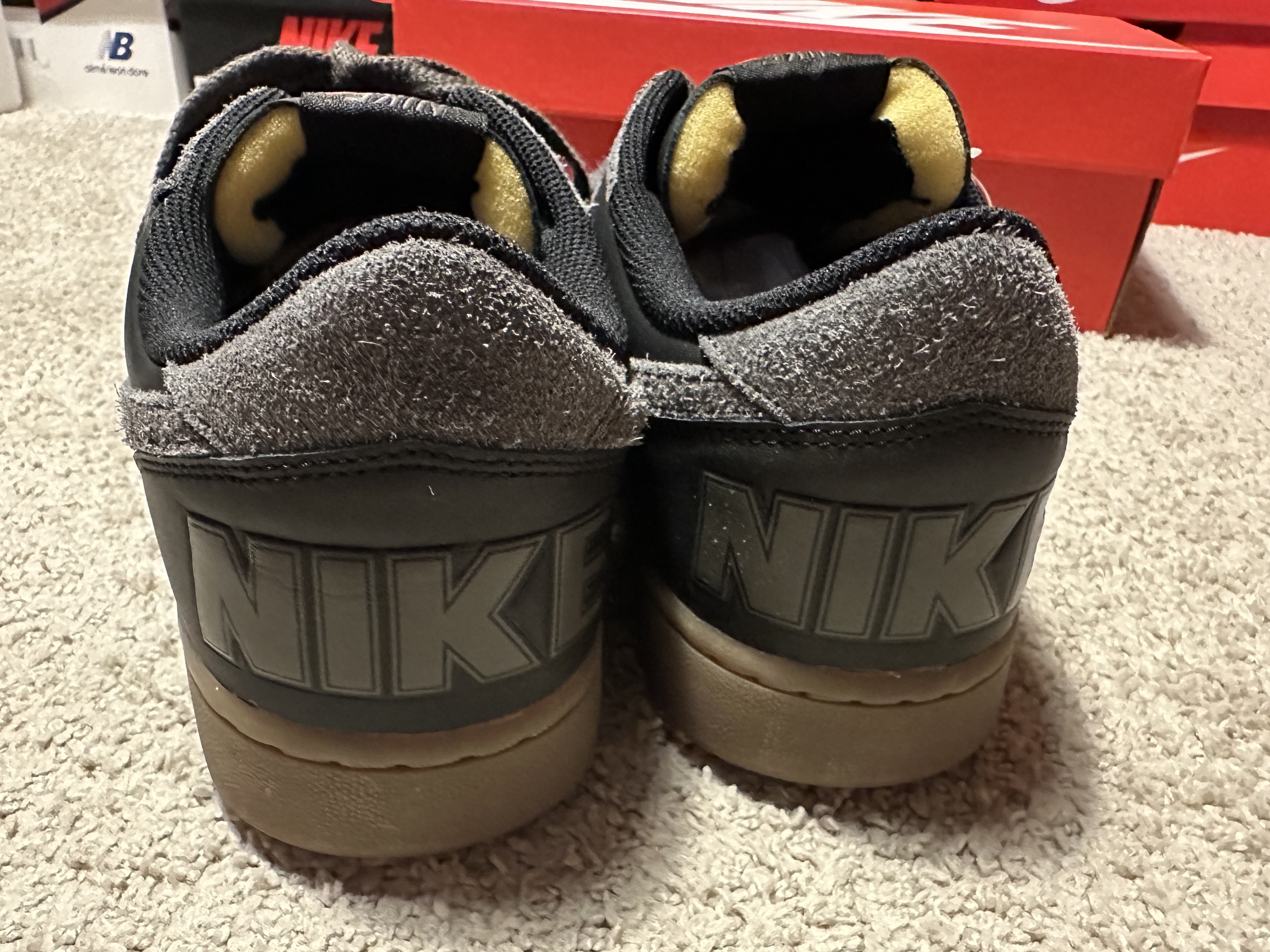 Nike Terminator Low Black Medium Ash 착용 스타일 - 4
