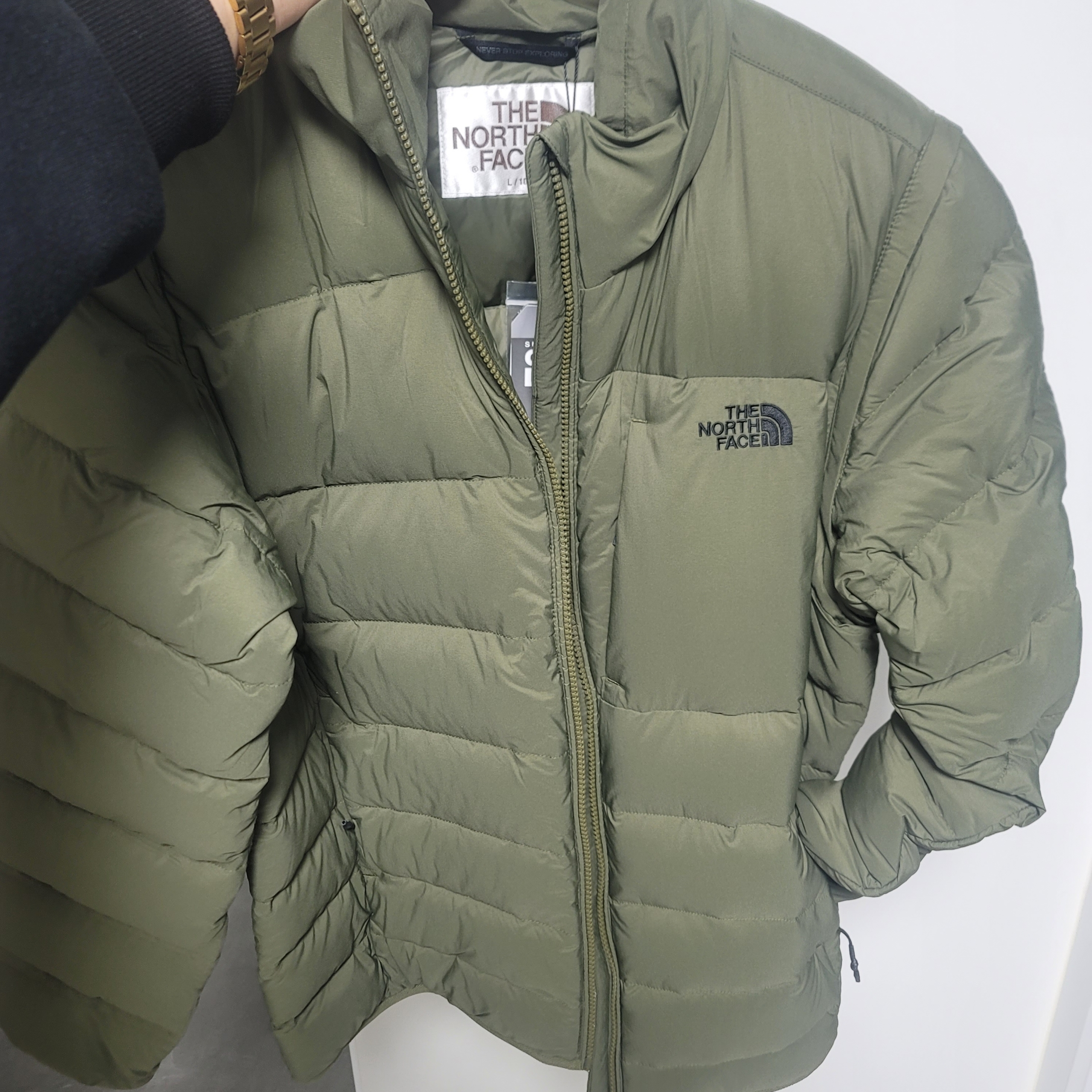 The North Face Belden Down Jacket Light Khaki 착용 스타일 - 1