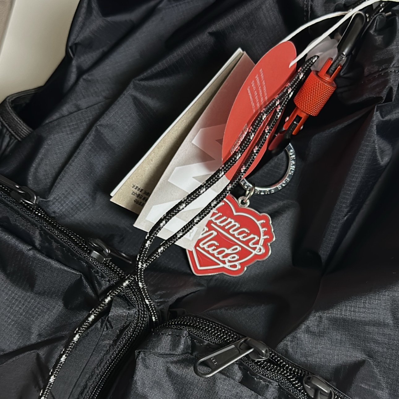 Human Made Heart Keyring Red 착용 스타일