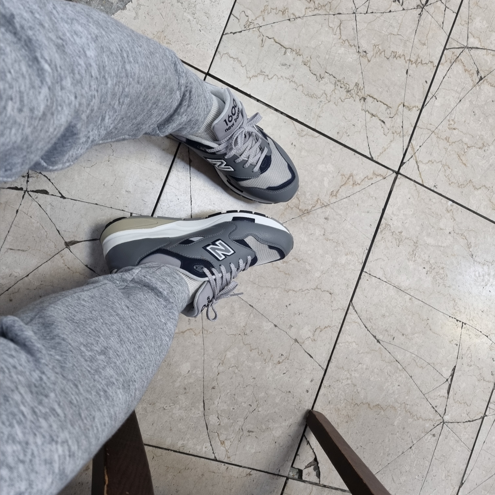 New Balance 1600 Legacy Grey 착용 스타일