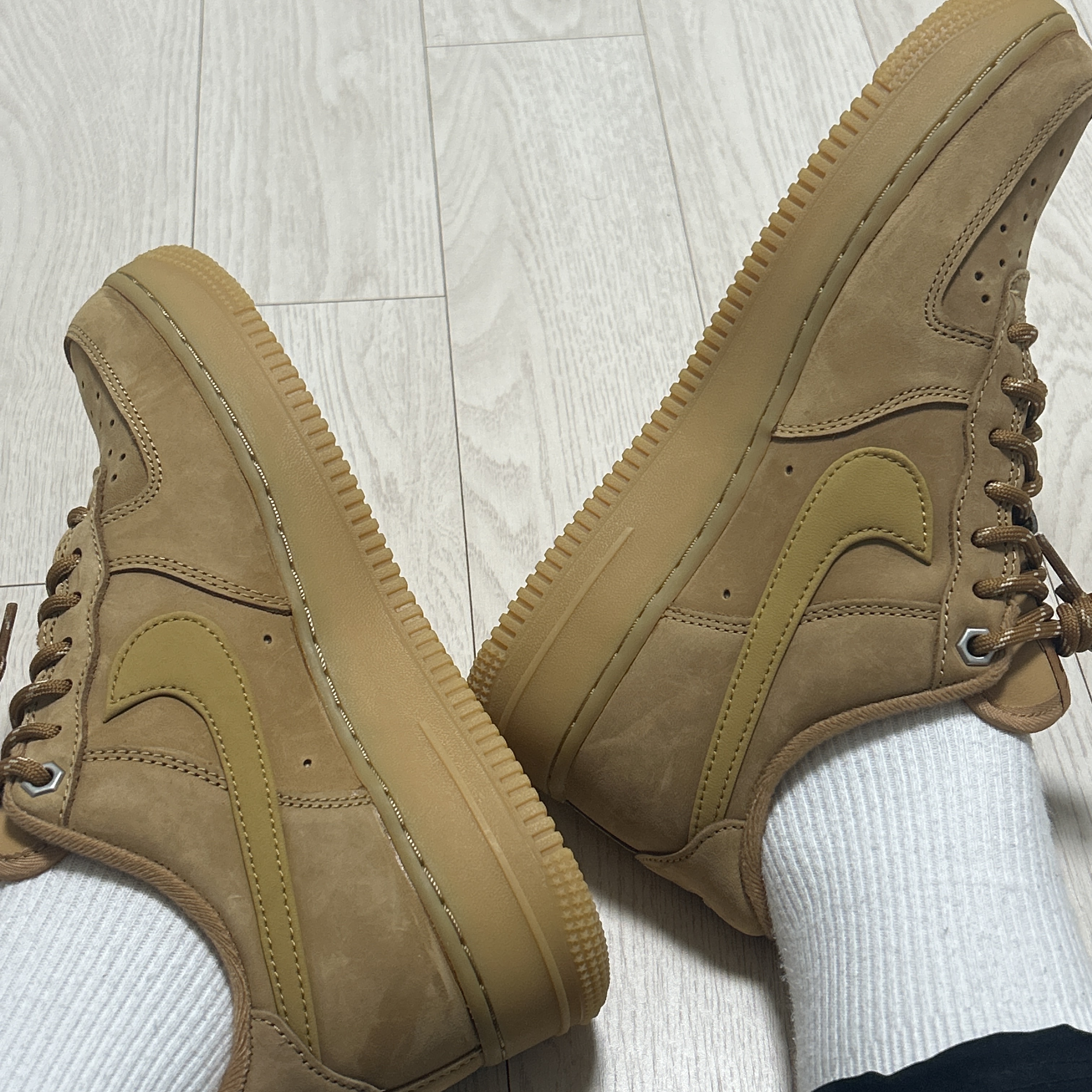 Nike Air Force 1 '07 WB Flax 착용 스타일 - 1