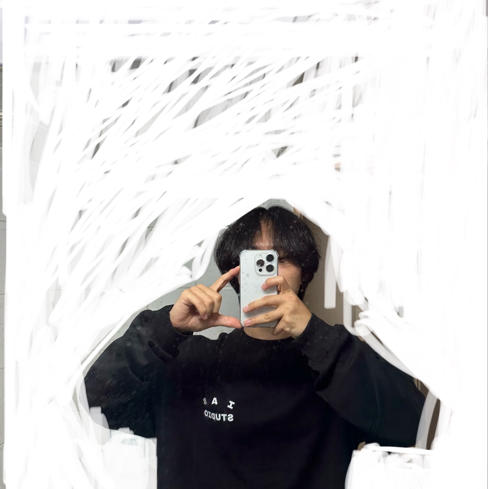 IAB Studio Long Sleeve Black - 23FW 착용 스타일