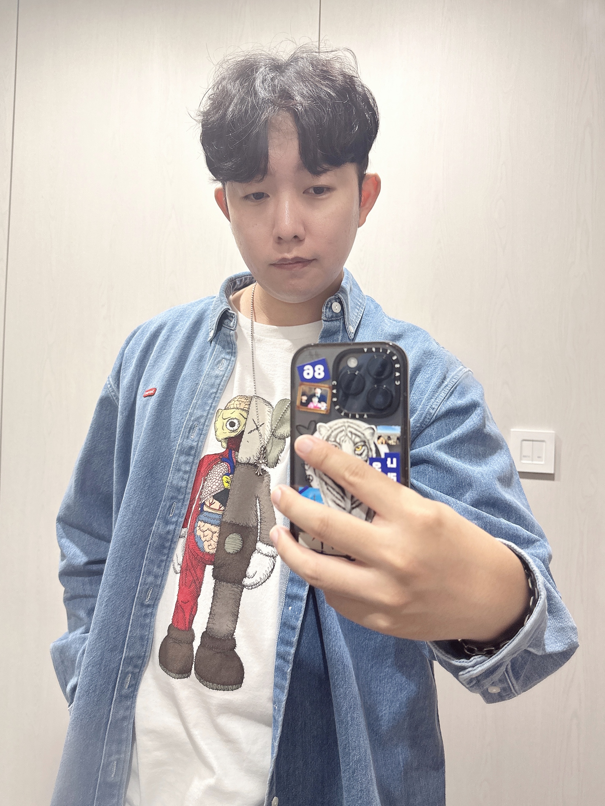 Supreme Small Box Shirt Denim - 23FW 착용 스타일