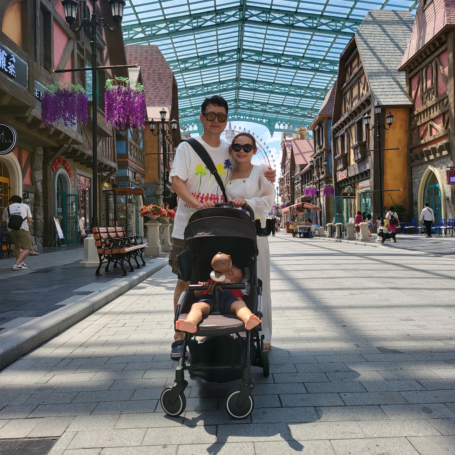 Nike x Stussy Douglas Firs to Palm Trees T-Shirt - Asia, Nike ACG Snowgrass Cargo Shorts Velvet Brown - Asia 착용 스타일 - 1