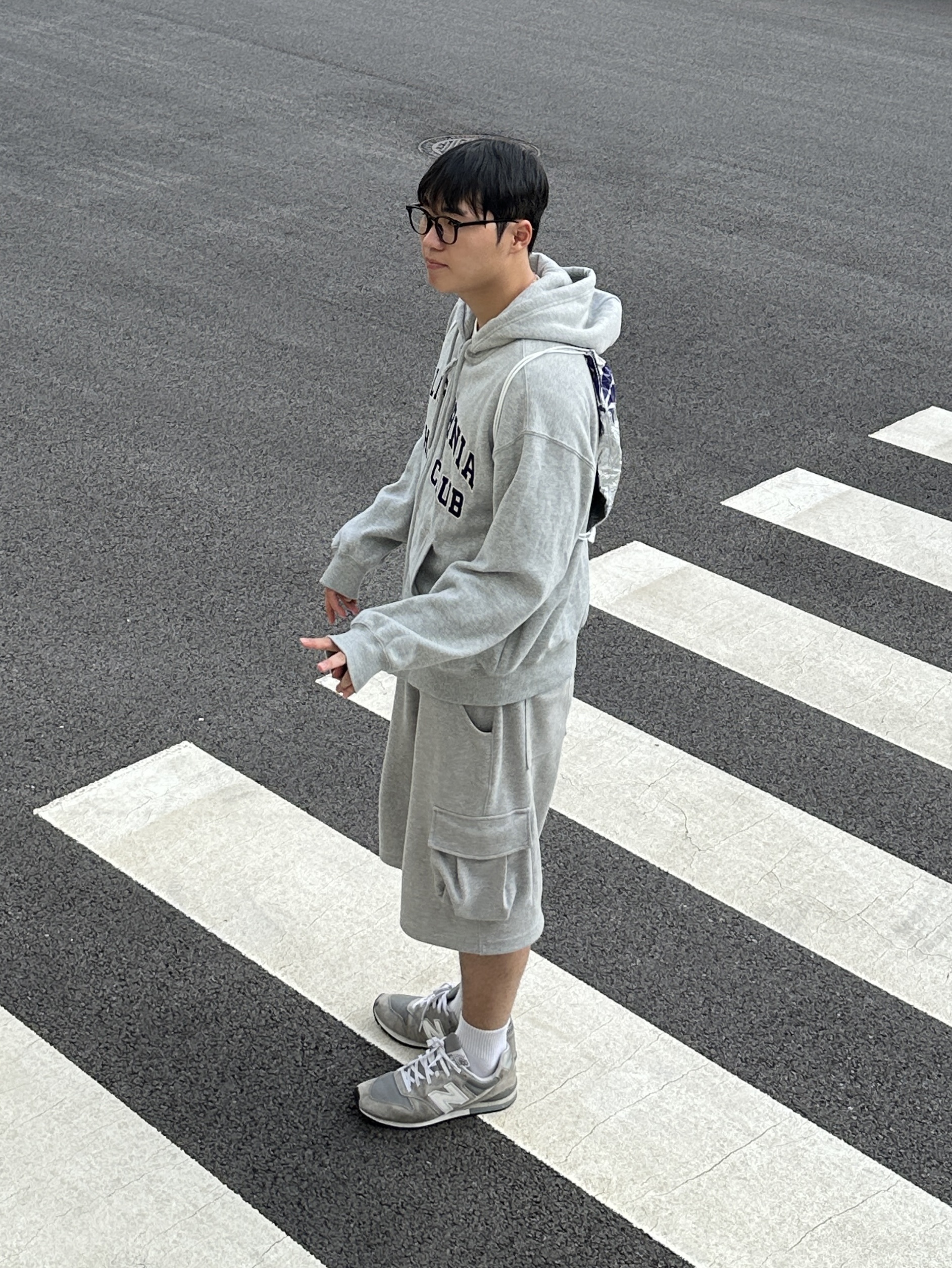 New Balance 996 Grey 착용 스타일 - 1