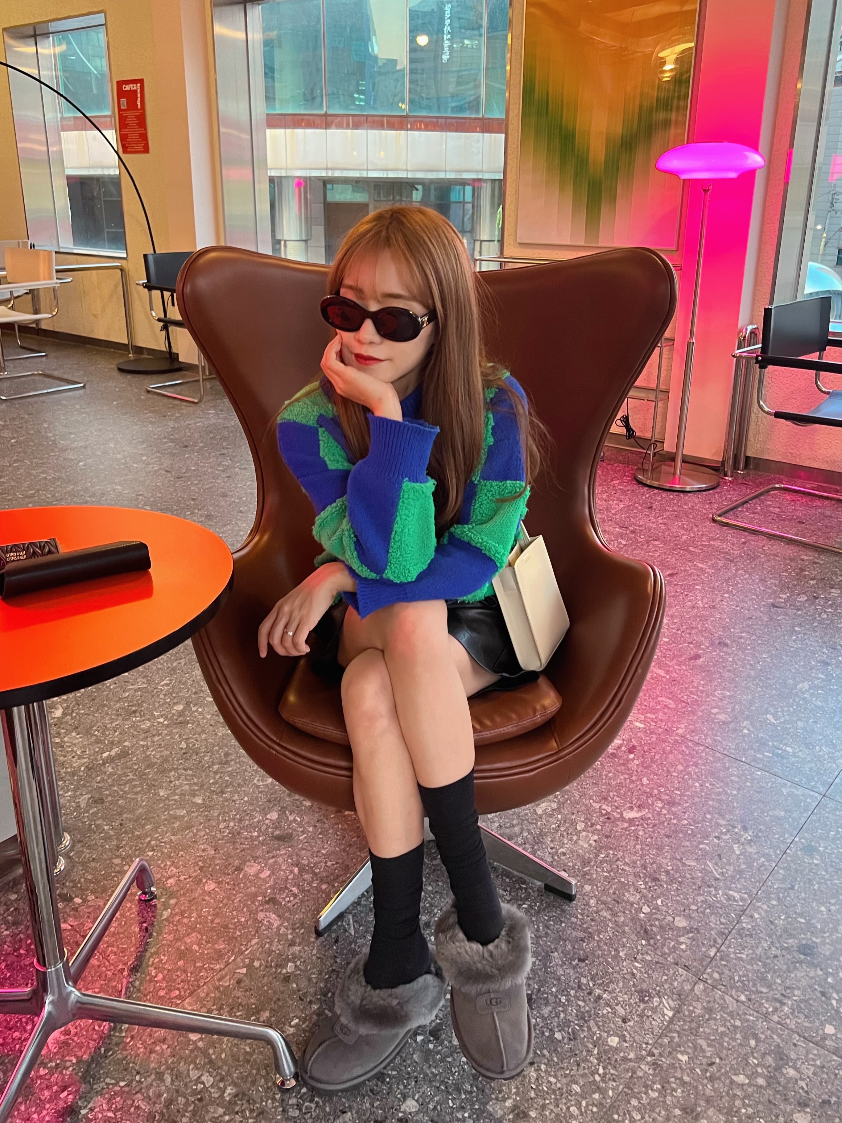 (W) Celine Triomphe 01 Sunglasses in Acetate Black, Jil Sander Tangle Small Natural 착용 스타일 - 1