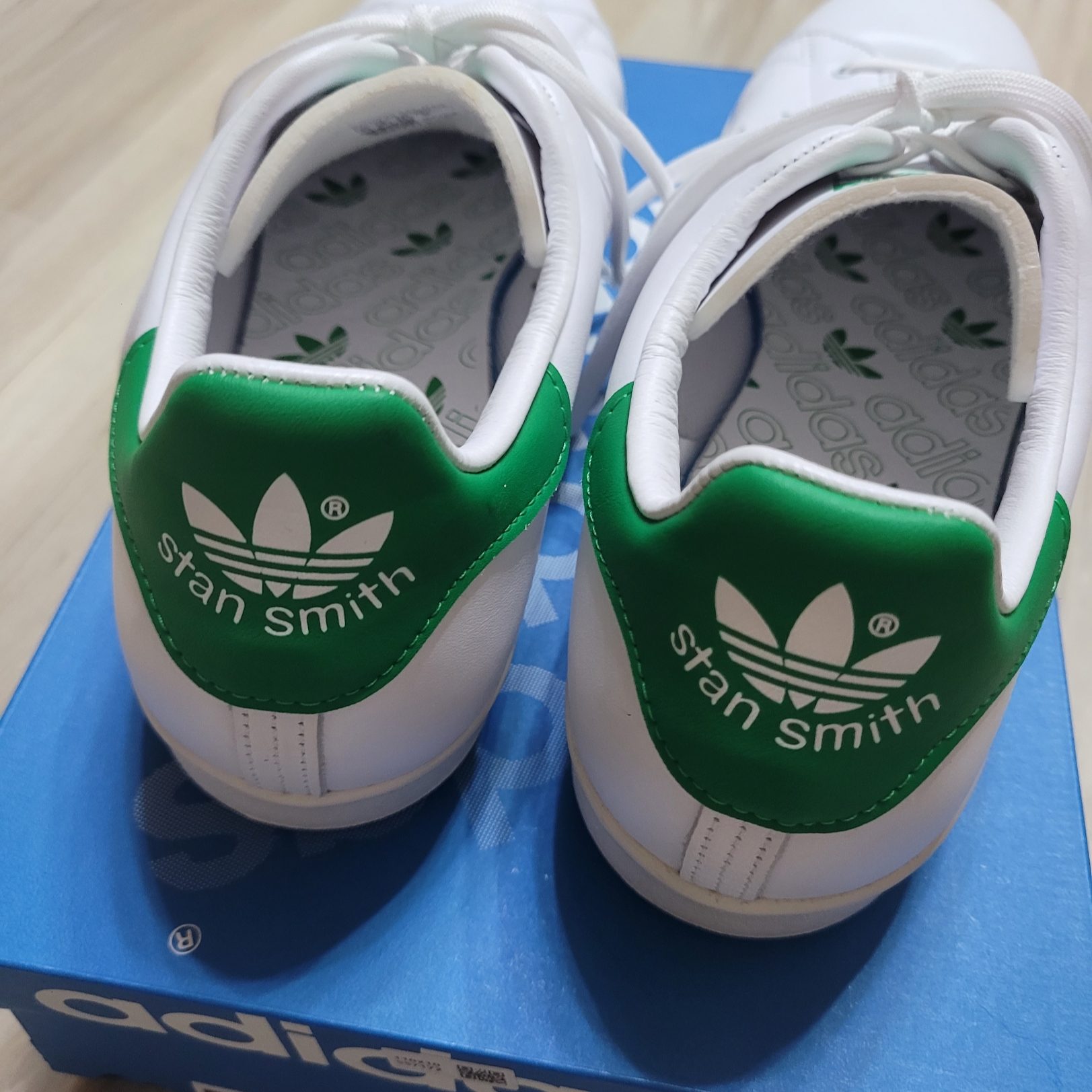 Adidas Stan Smith 80s Cloud White Green 착용 스타일 - 2