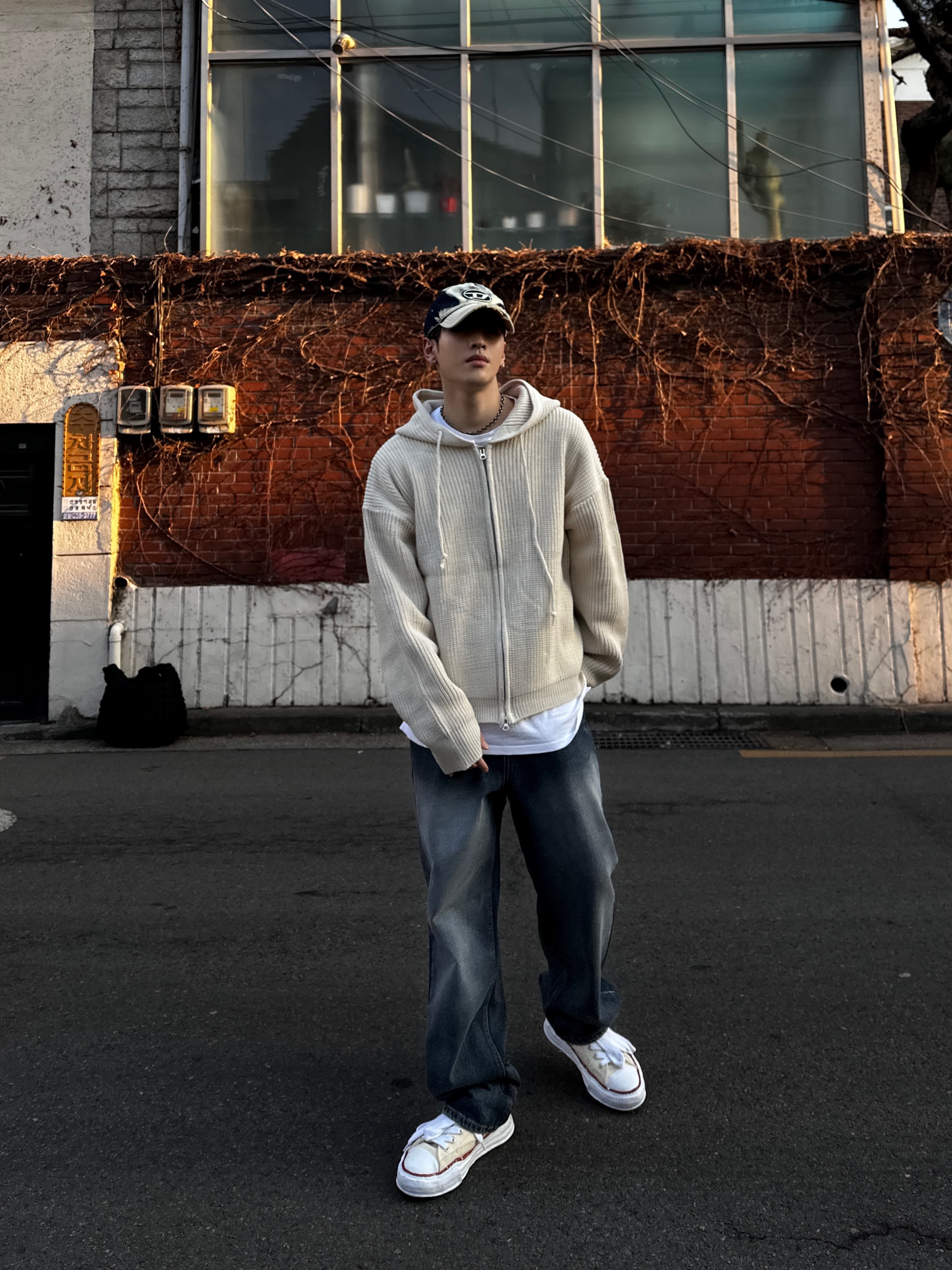 Diesel C-Seymon Treated Denim Baseball Cap Blue White 착용 스타일 - 3