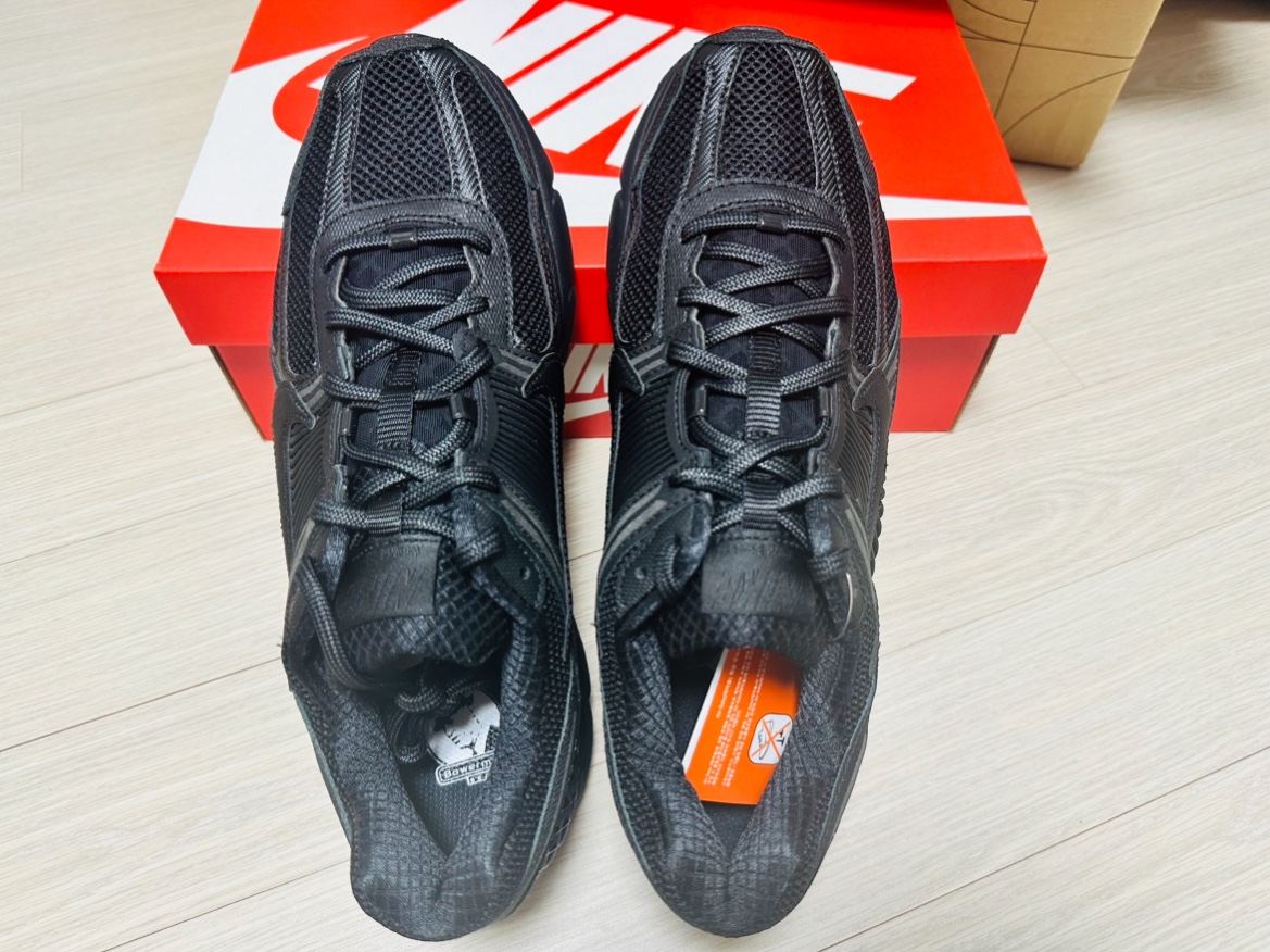 Nike Zoom Vomero 5 SP Black 착용 스타일