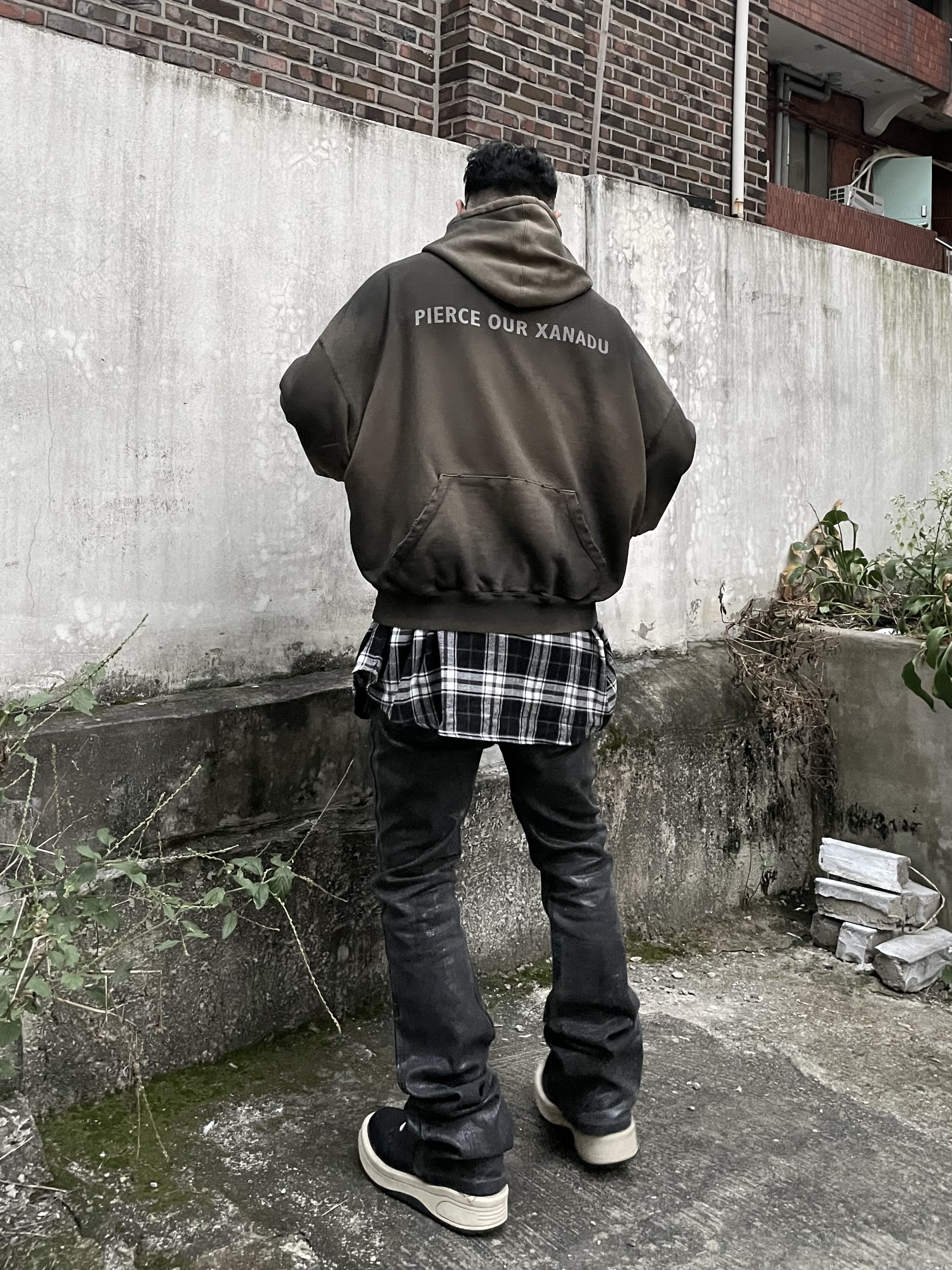 Converse x Drkshdw Turbowpn Black Cream 착용 스타일 - 1