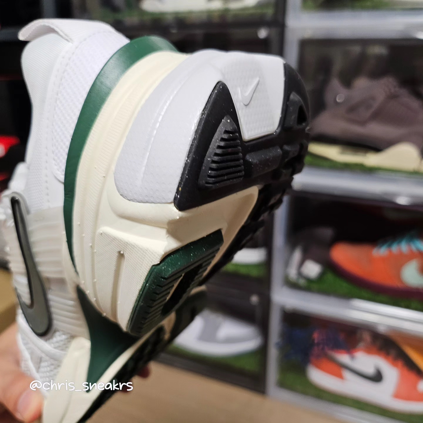 Nike V2K Run White Fir 착용 스타일 - 8