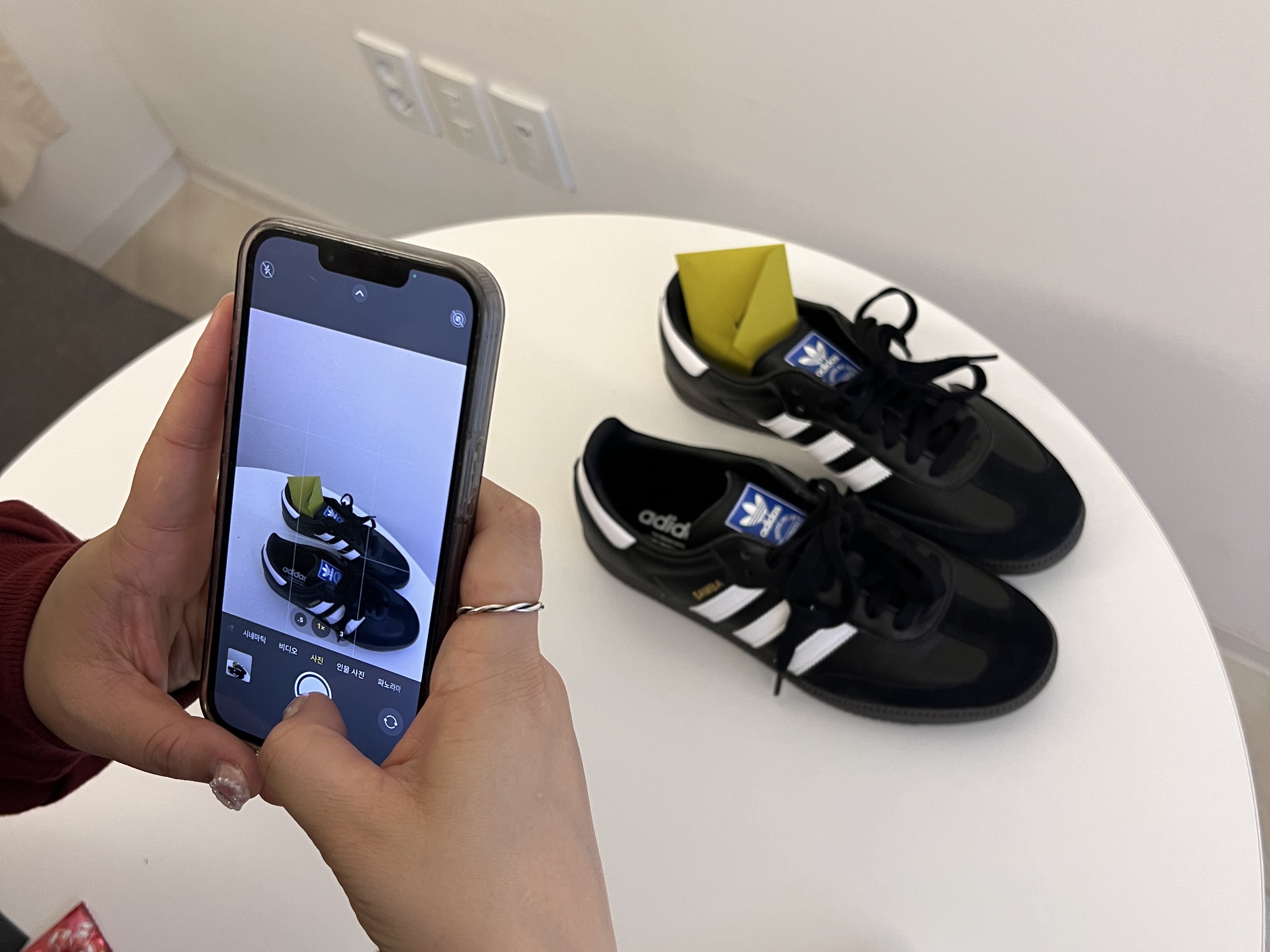 Adidas Samba OG Black White Gum 착용 스타일