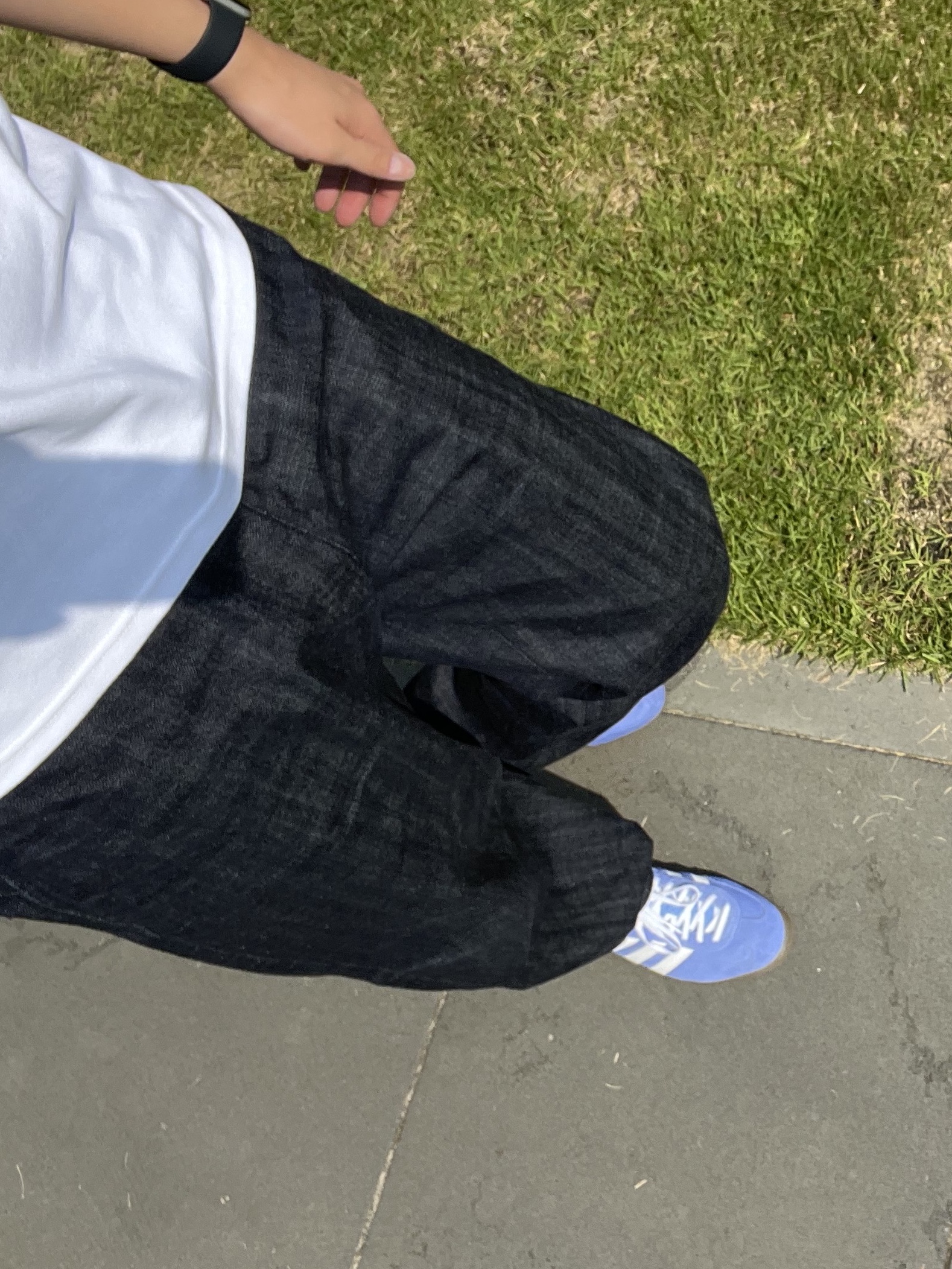 (W) Adidas Gazelle Indoor Blue Fusion Cloud White, Jordan 1 Low OG Starfish 착용 스타일 - 1