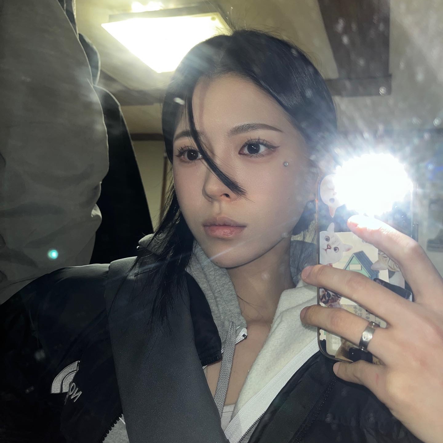The North Face 1996 Eco Nuptse Jacket Black 착용 스타일 - 1