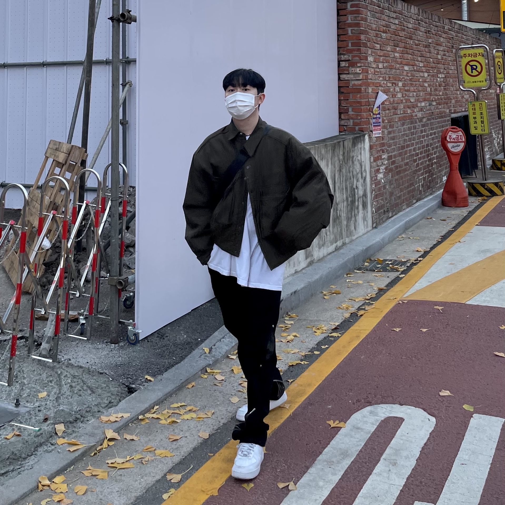 Nike Air Force 1 '07 Low White 착용 스타일 - 1