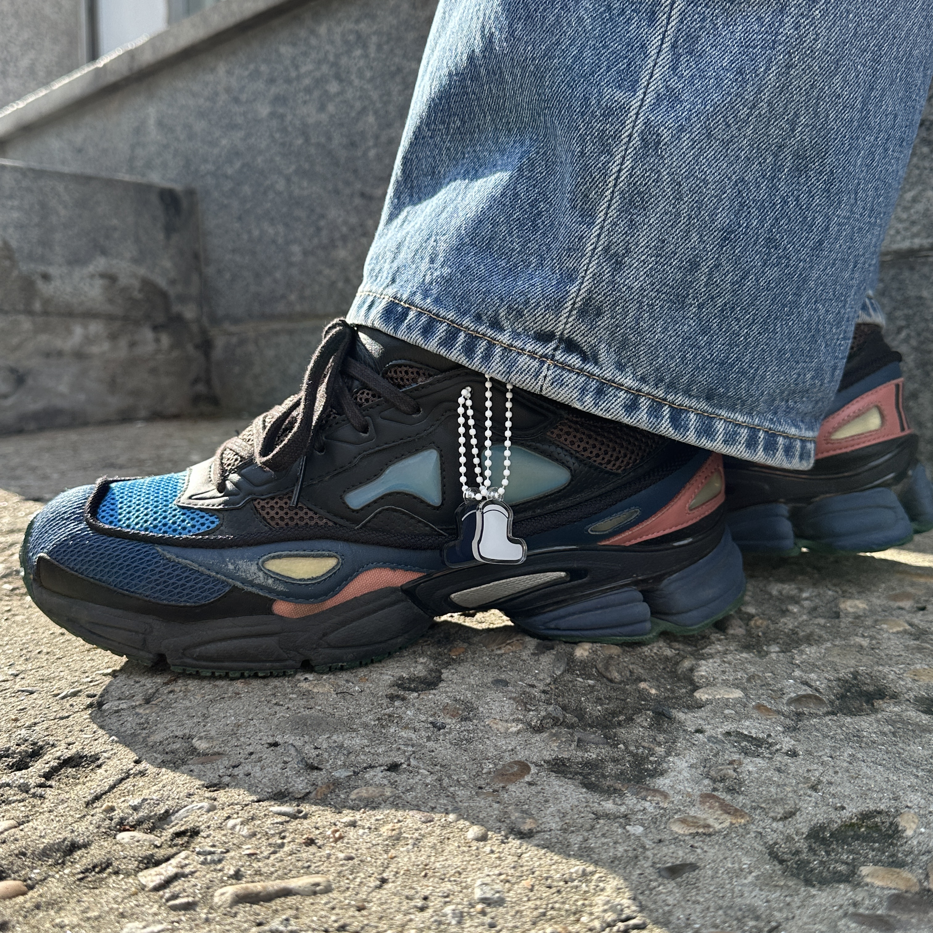 Adidas x Raf Simons Ozweego 2 Night Marine 착용 스타일