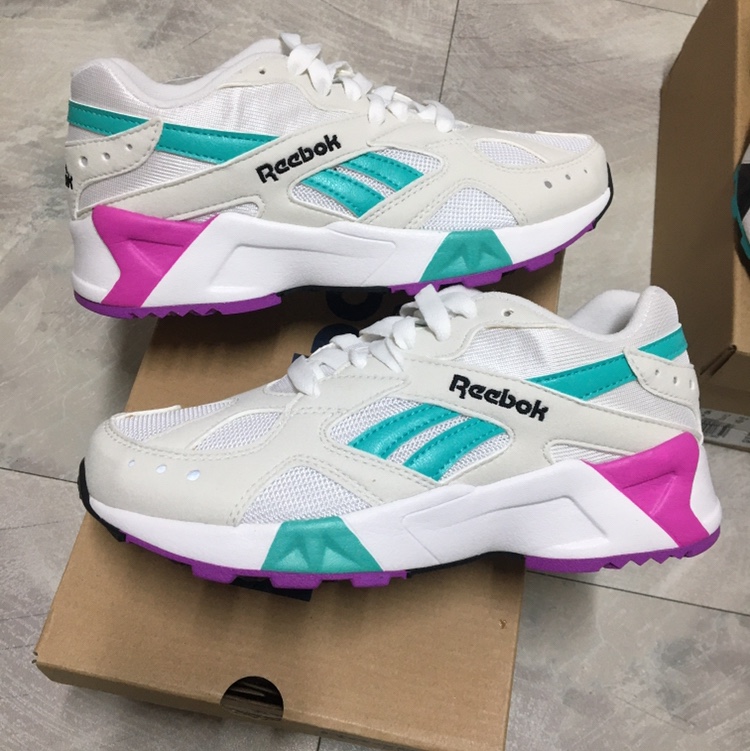 Reebok Aztrek Cobalt Rose 착용 스타일 - 2