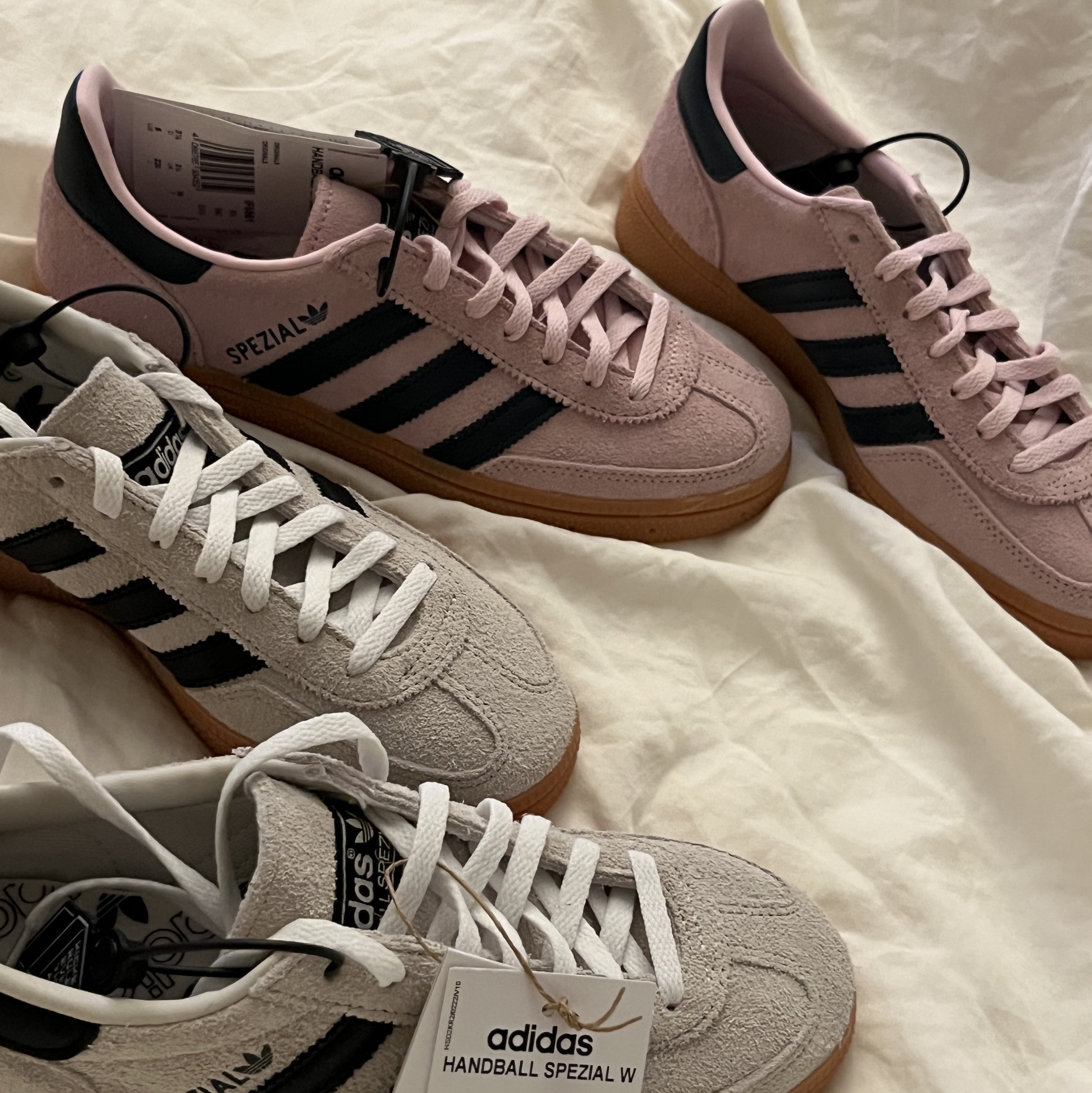 (W) Adidas Spezial Handball Clear Pink, (W) Adidas Spezial Handball Aluminium Core Black 착용 스타일