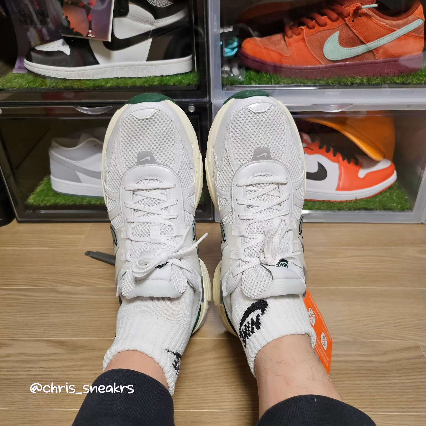 Nike V2K Run White Fir 착용 스타일 - 3