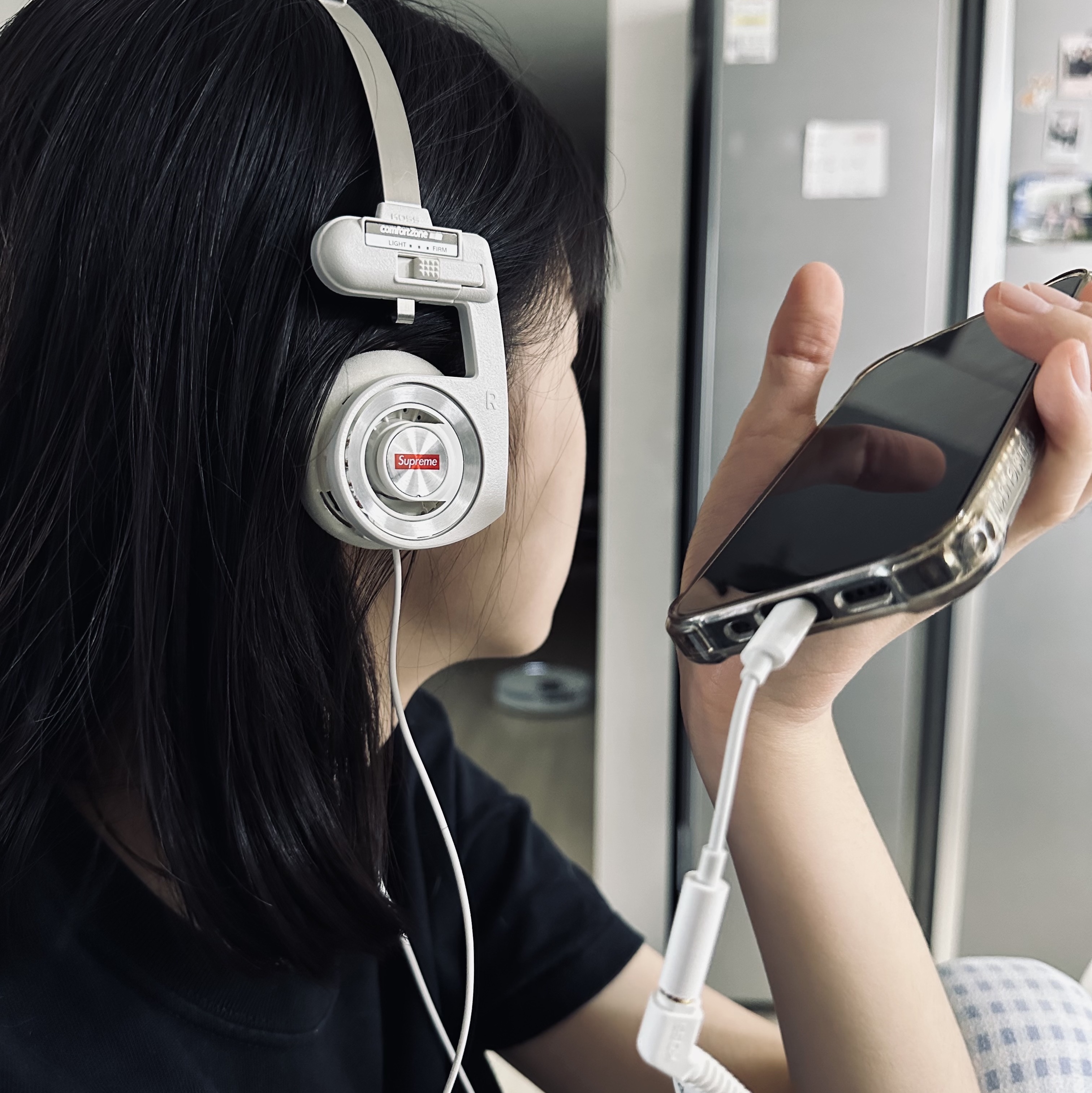 Supreme x Koss Portapro Headphones White - 23FW 착용 스타일
