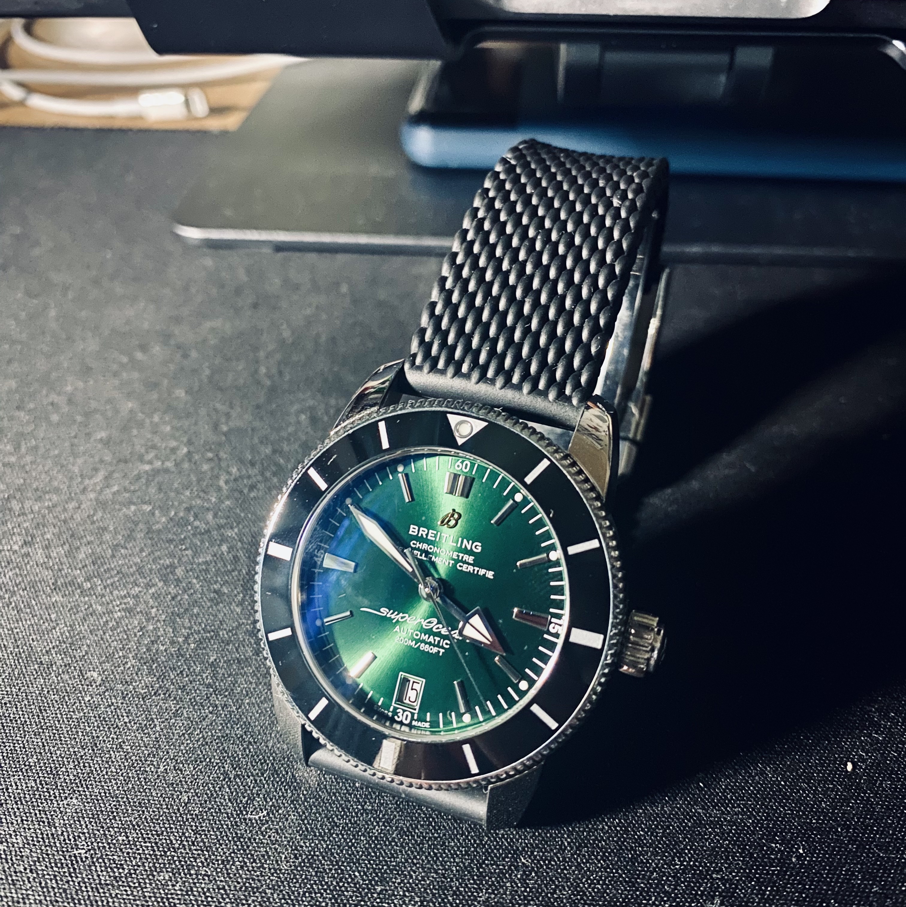 Breitling Superocean Heritage B20 Automatic 42 Steel Green Metal 착용 스타일
