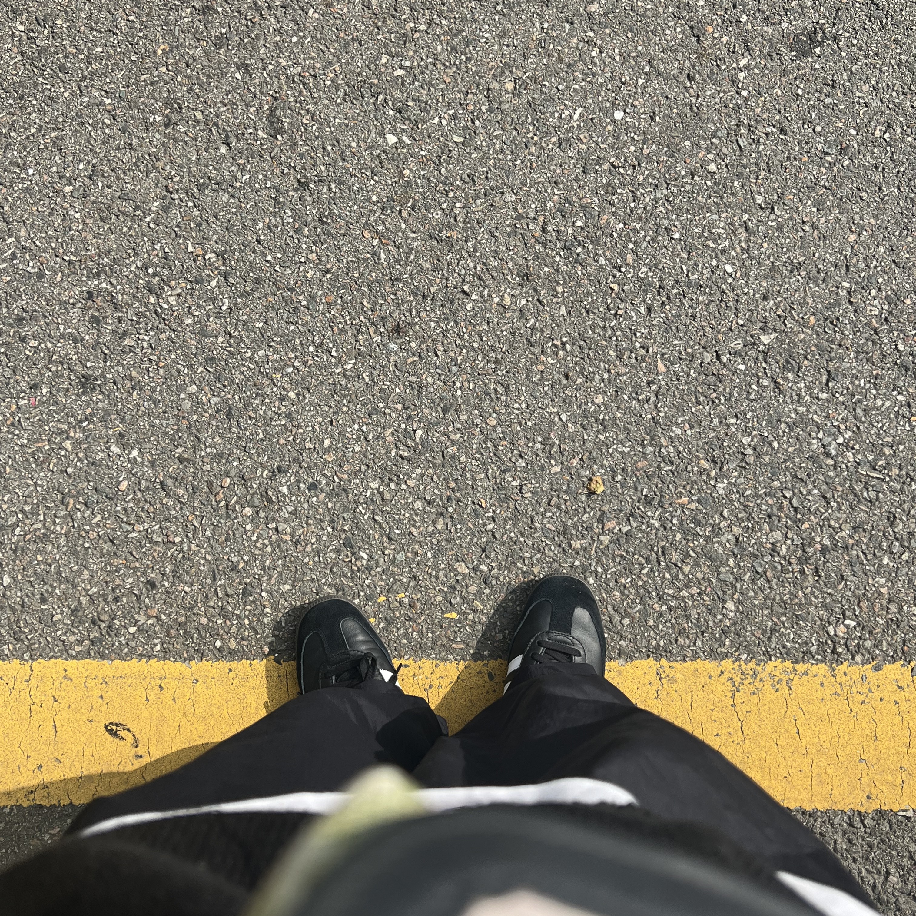 Adidas Samba OG Black White Gum 착용 스타일