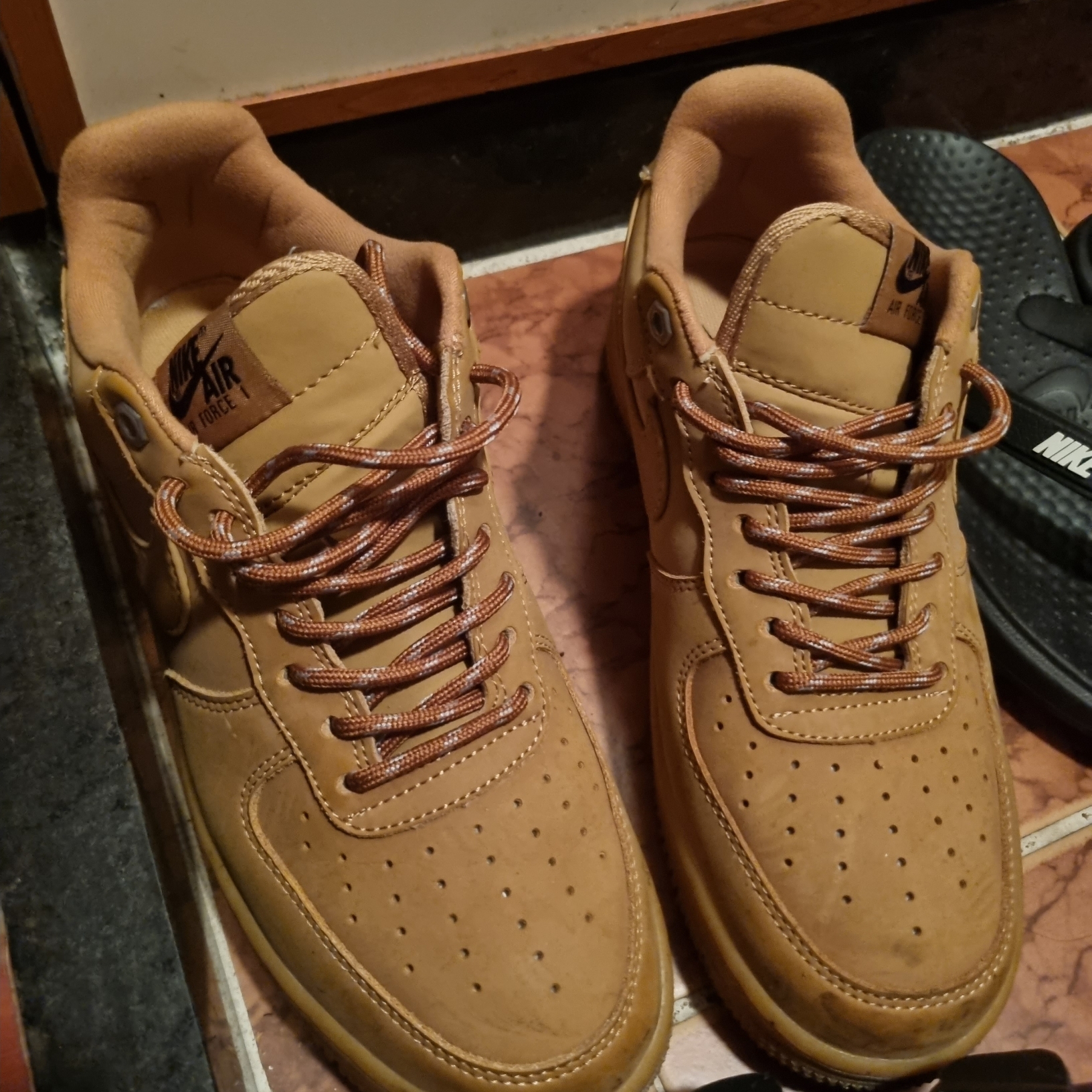 Nike Air Force 1 '07 WB Flax 착용 스타일