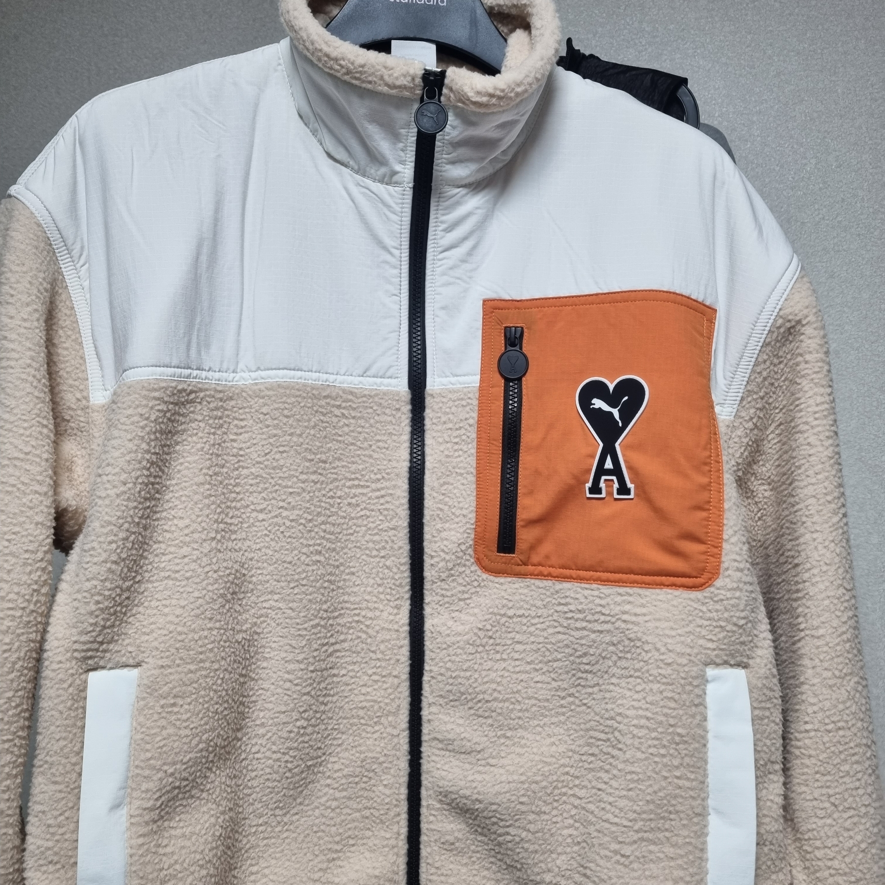 Puma x AMI Sherpa Jacket Light Sand 착용 스타일