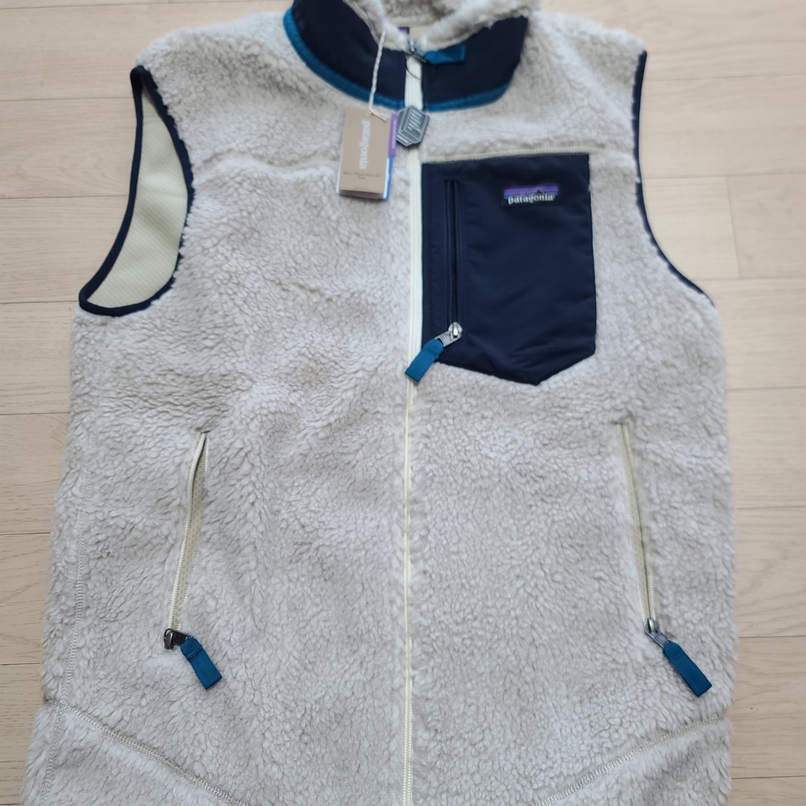 Patagonia Classic Retro-X Vest Natural 착용 스타일