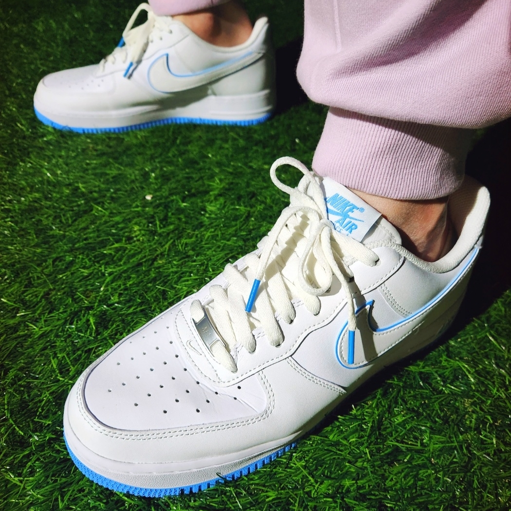 Nike Air Force 1 '07 White University Blue 착용 스타일 - 5