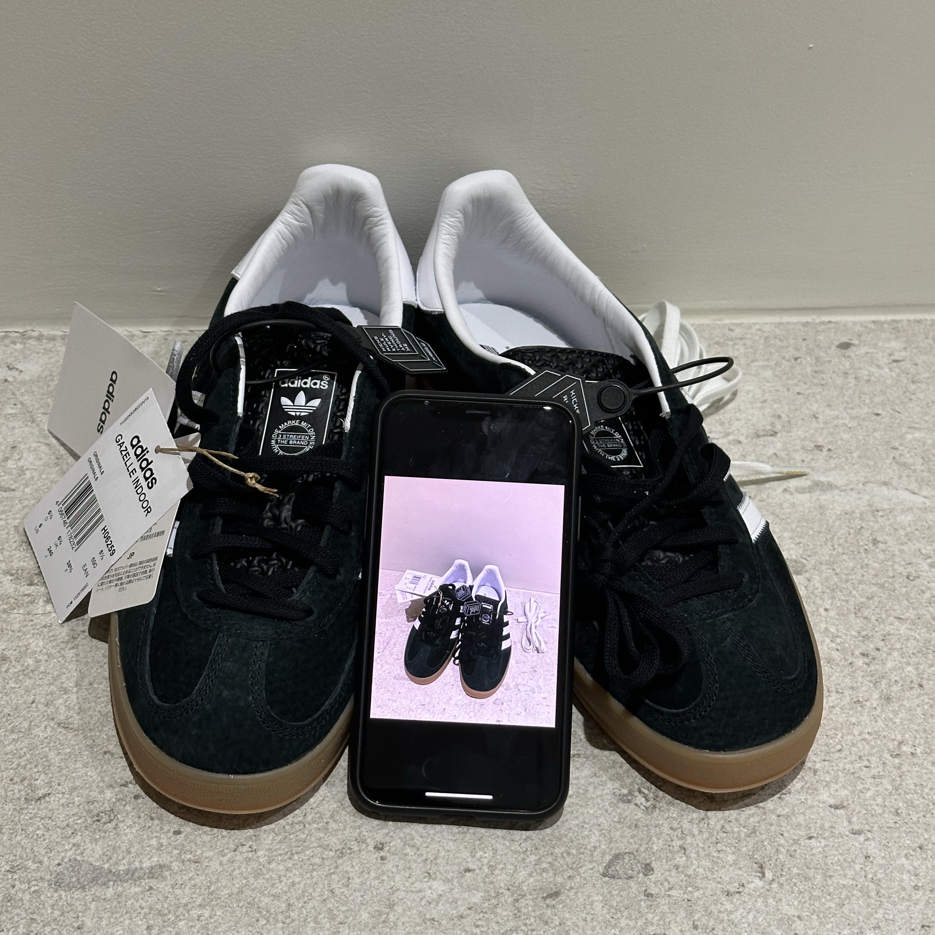 Adidas Gazelle Indoor Core Black 착용 스타일 - 1