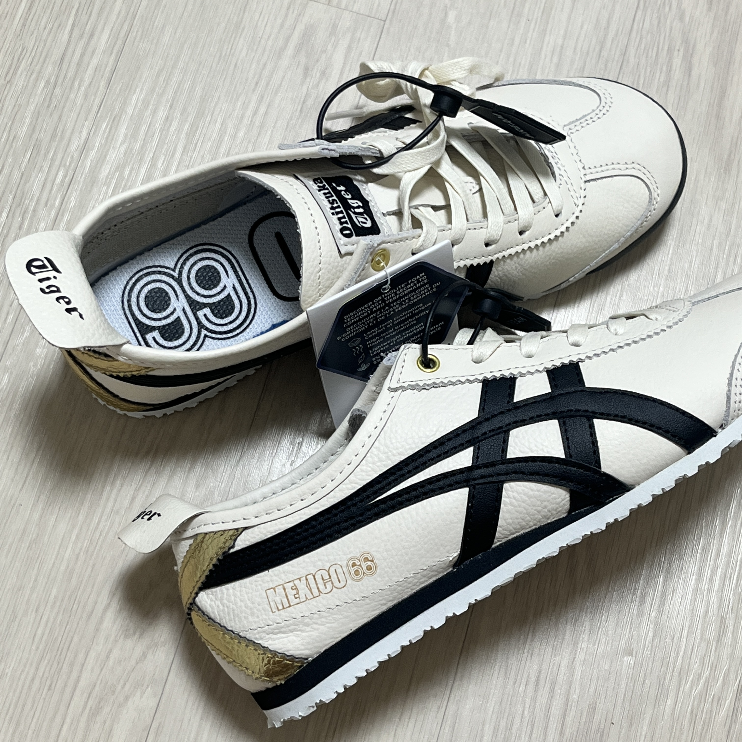Onitsuka Tiger Mexico 66 Cream Black 착용 스타일 - 1