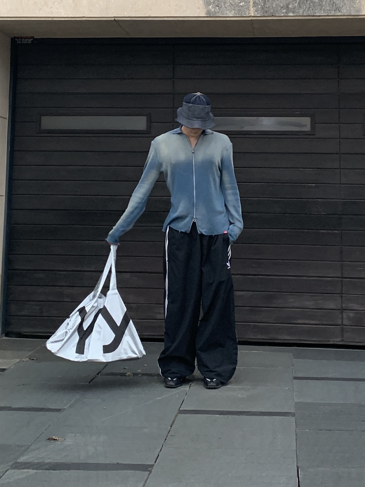 Kapital Chino The Old Man And The Sea Hat Crash Remake Navy, Balenciaga x Adidas Tracksuit Trousers Black 착용 스타일 - 1