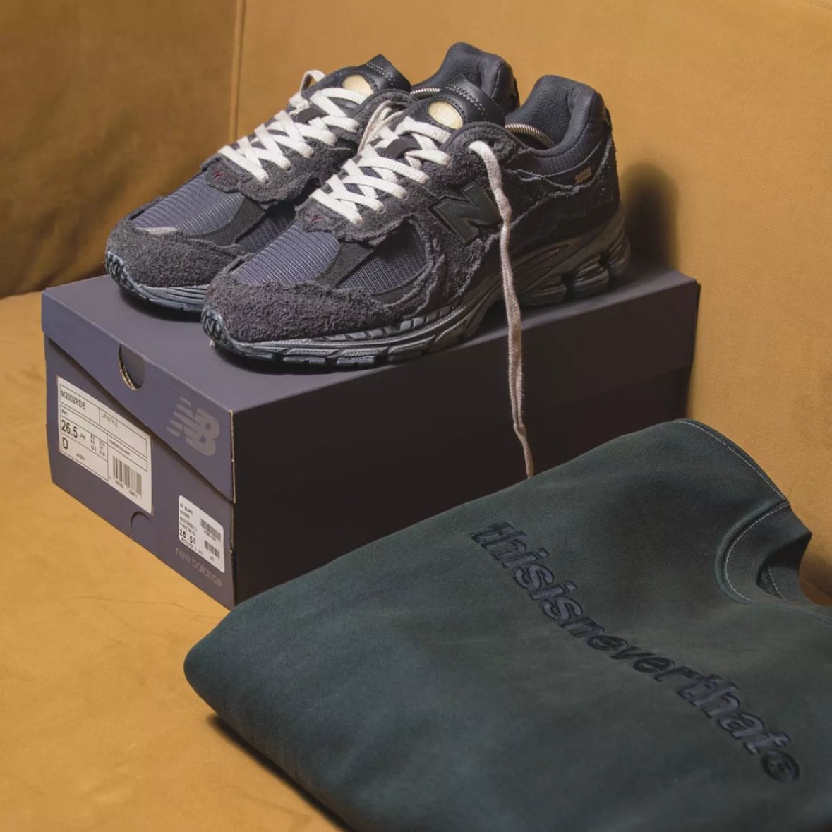 New Balance 2002R Protection Pack Navy 착용 스타일