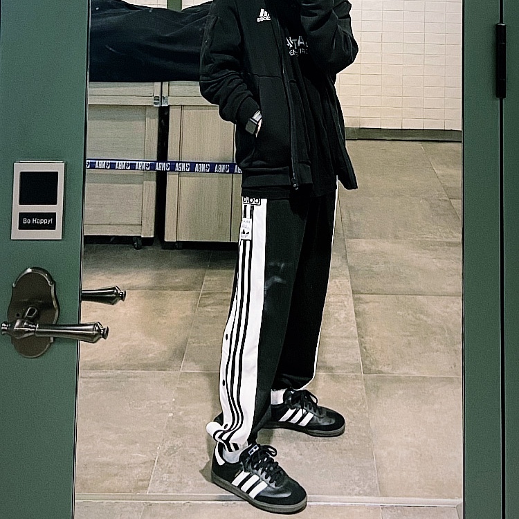 Adidas Samba OG Black White Gum 착용 스타일