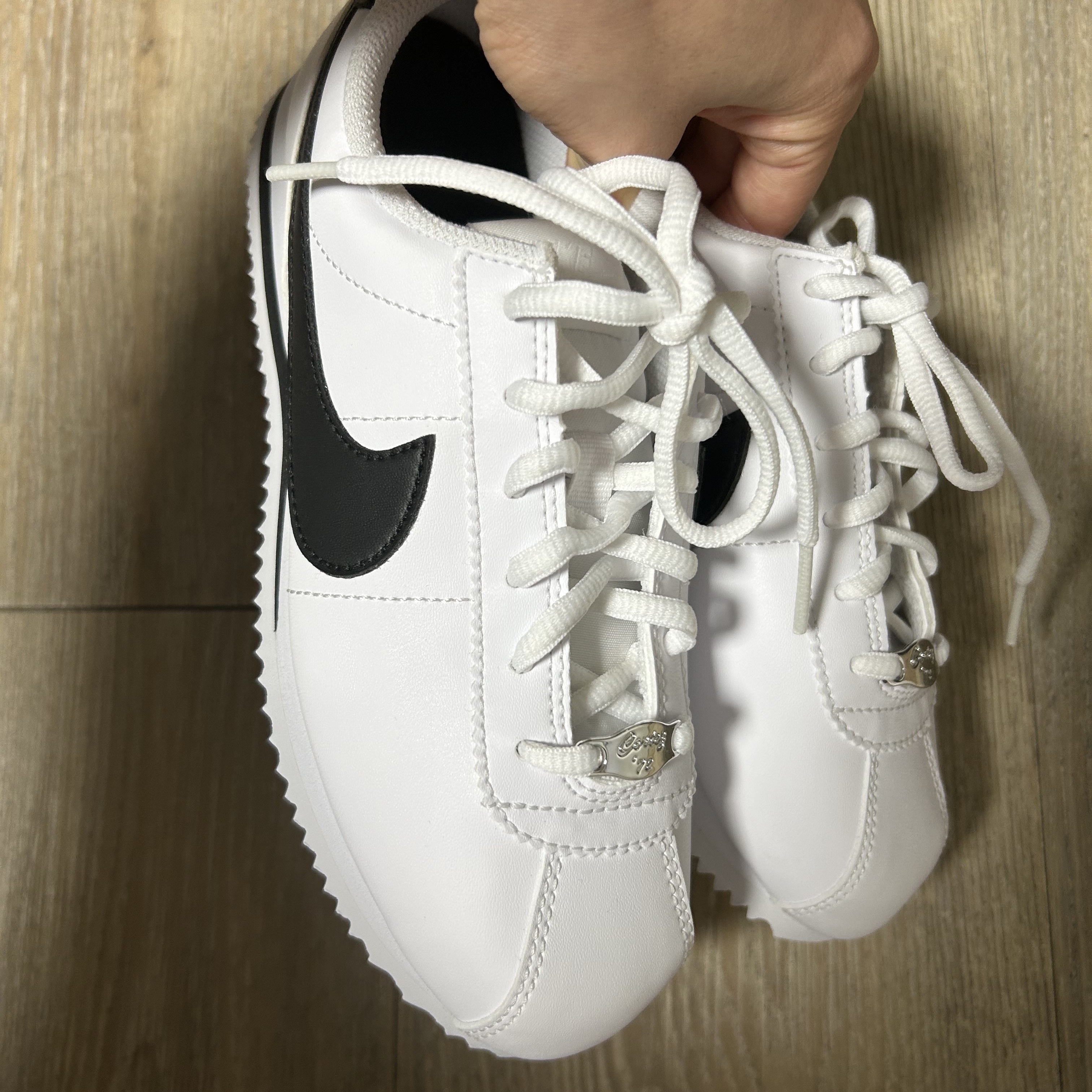 (GS) Nike Cortez Basic SL White Black 착용 스타일 - 1