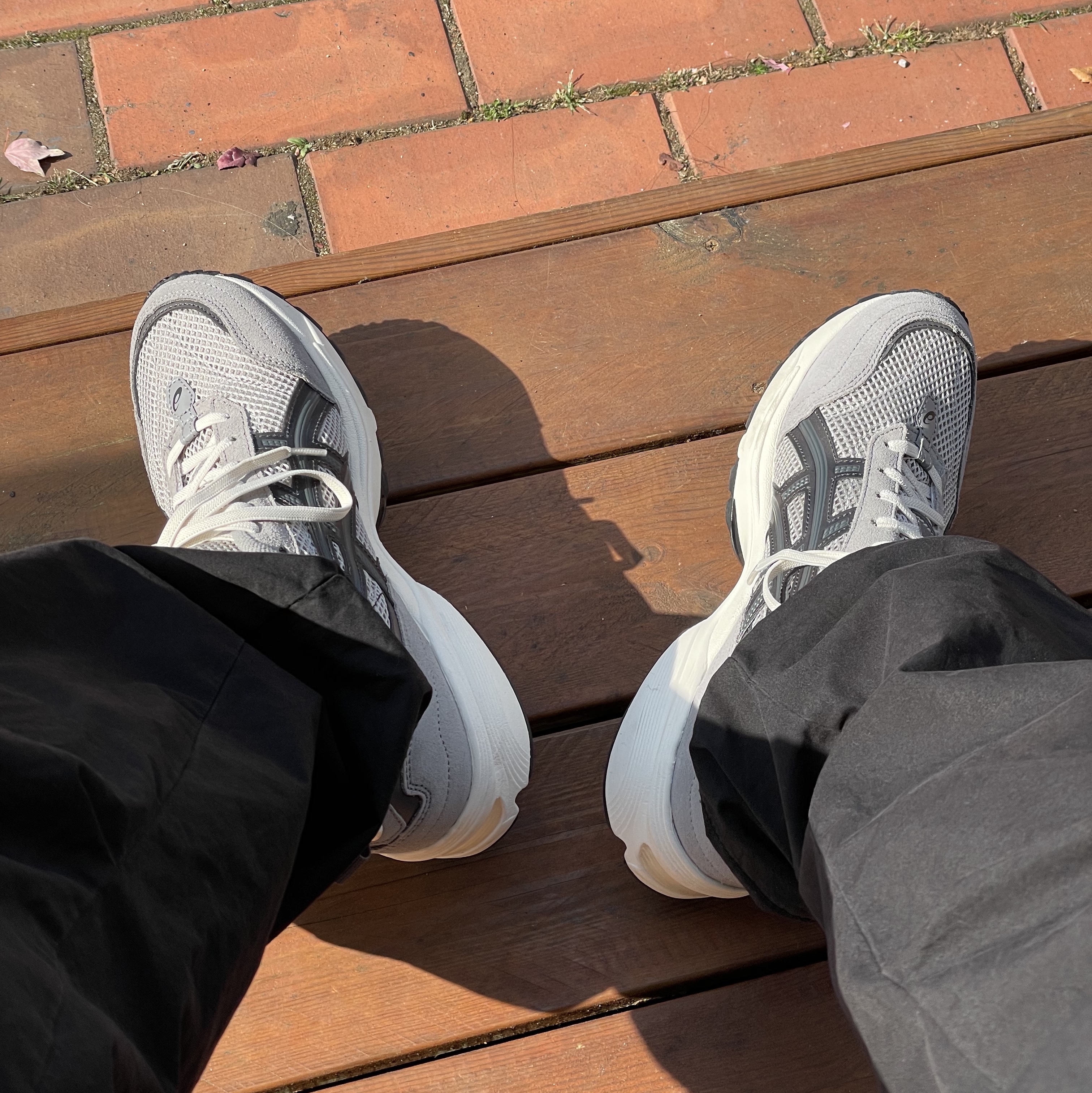 Asics Gel-1090 V2 Oyster Grey 착용 스타일 - 2