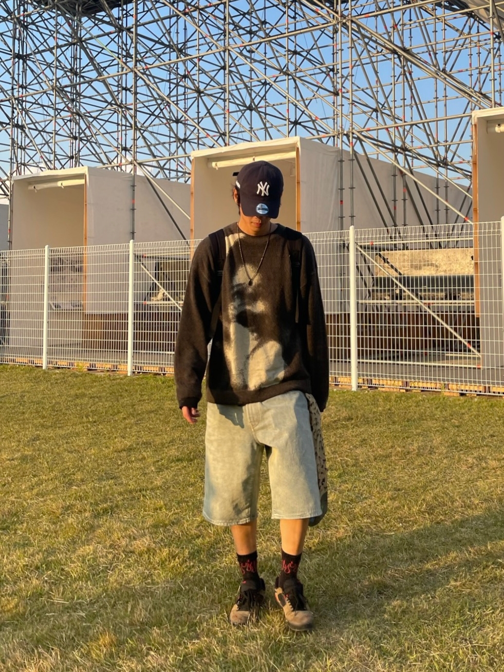 Nike SB Ishod Wair Light Olive, Supreme Baggy Denim Shorts Washed Blue - 23SS 착용 스타일 - 1