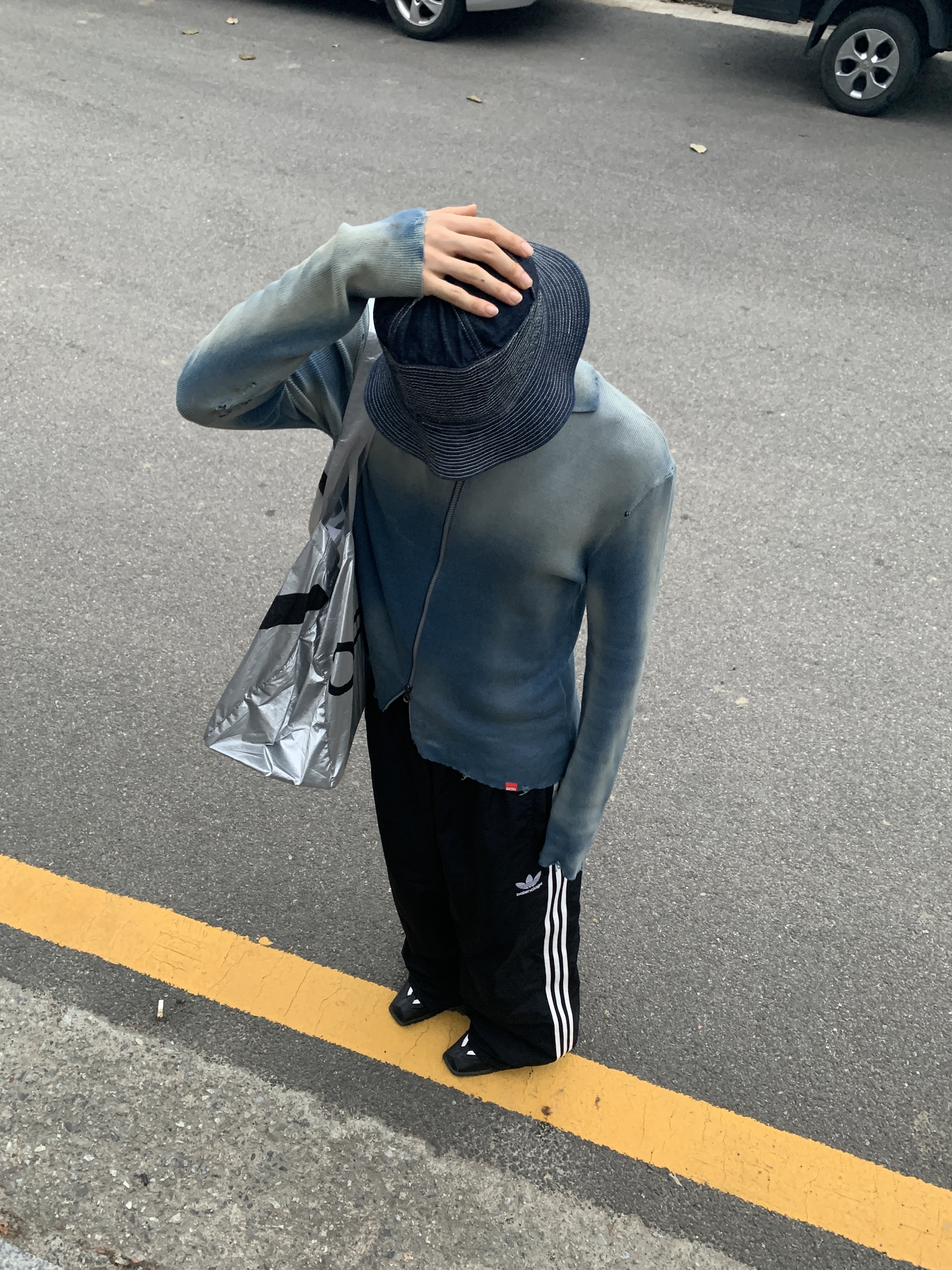 Kapital Chino The Old Man And The Sea Hat Crash Remake Navy, Balenciaga x Adidas Tracksuit Trousers Black 착용 스타일 - 3