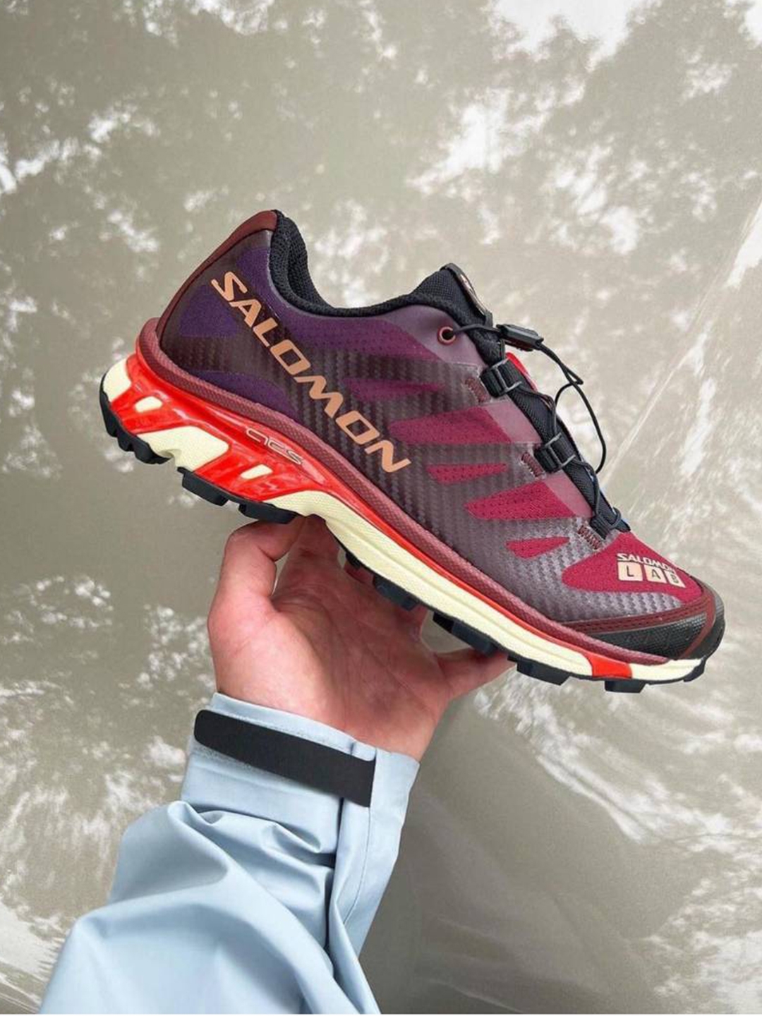 Salomon XT-4 Bitter Chocolate Mocha Mousse, Salomon XT-6 Dried Herb Deep Lichen Green 착용 스타일 - 2