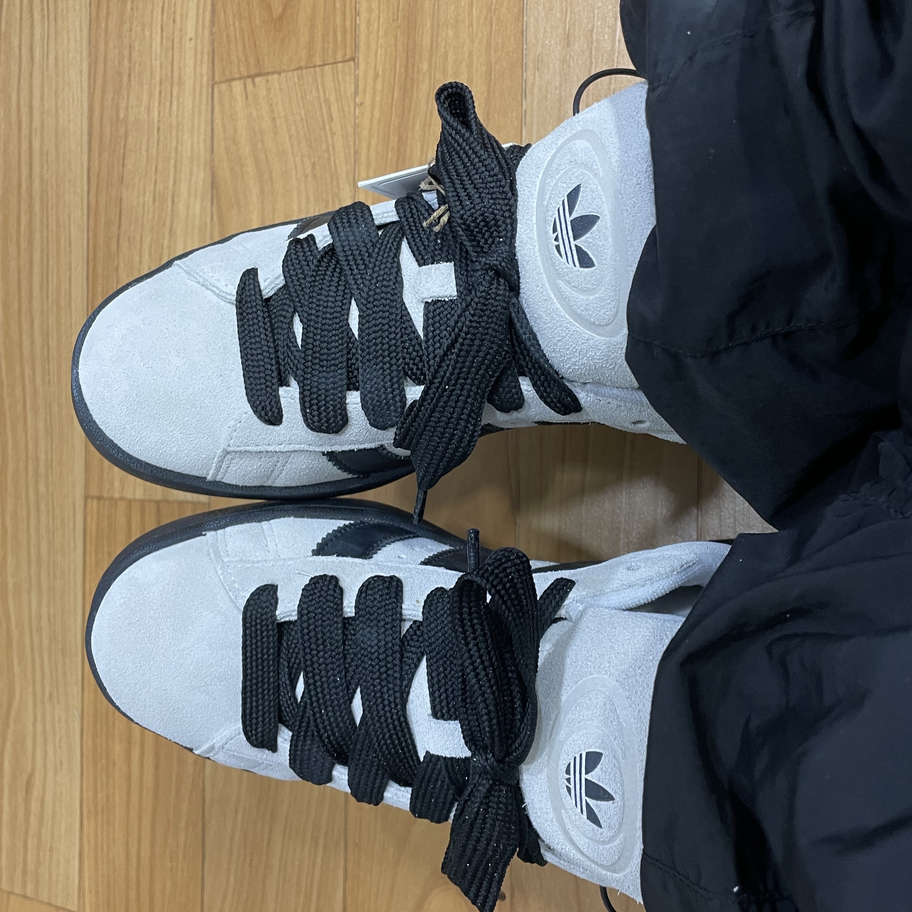 Adidas Campus 00s Cloud White Core Black 착용 스타일