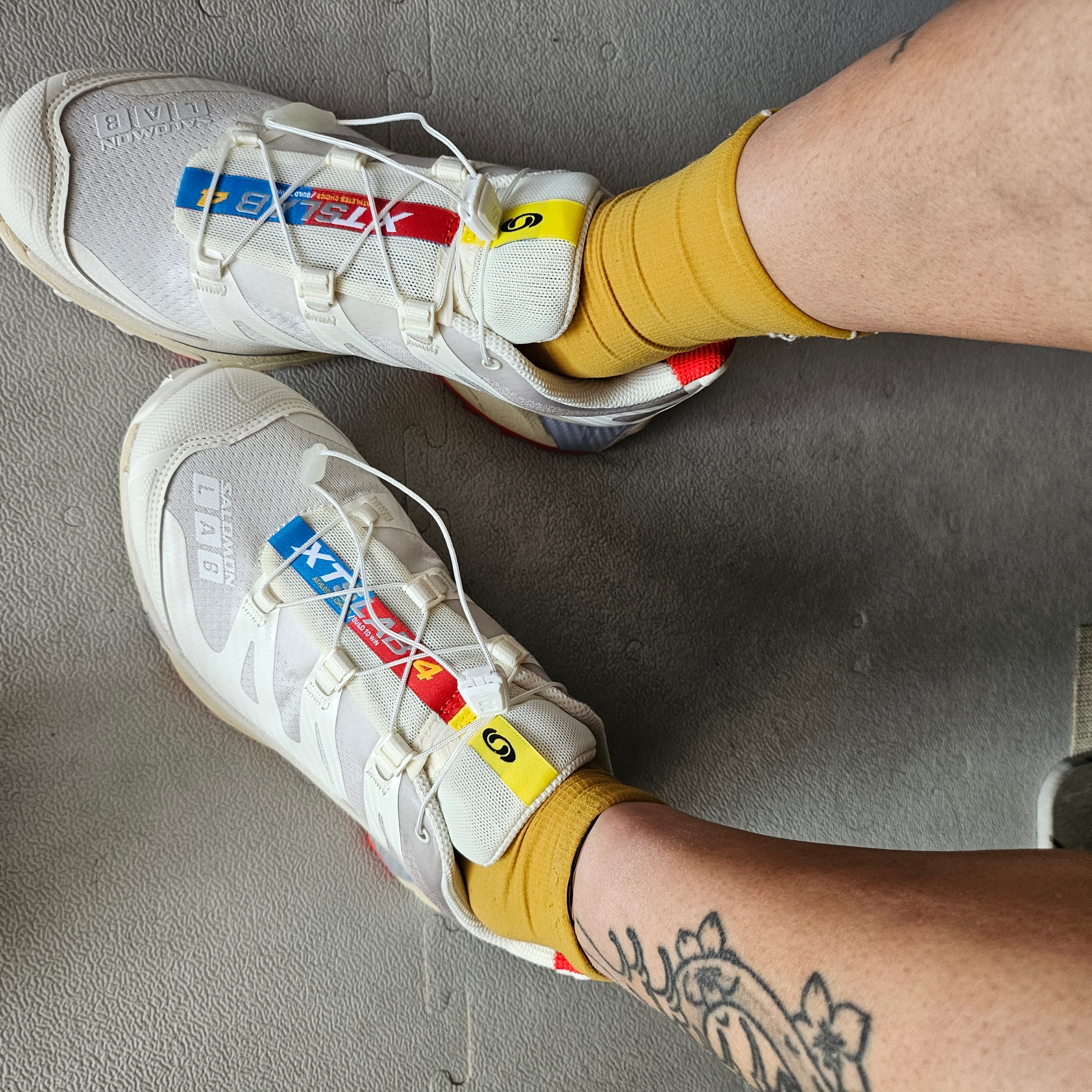 Salomon XT-4 Vanilla Ice 착용 스타일 - 1
