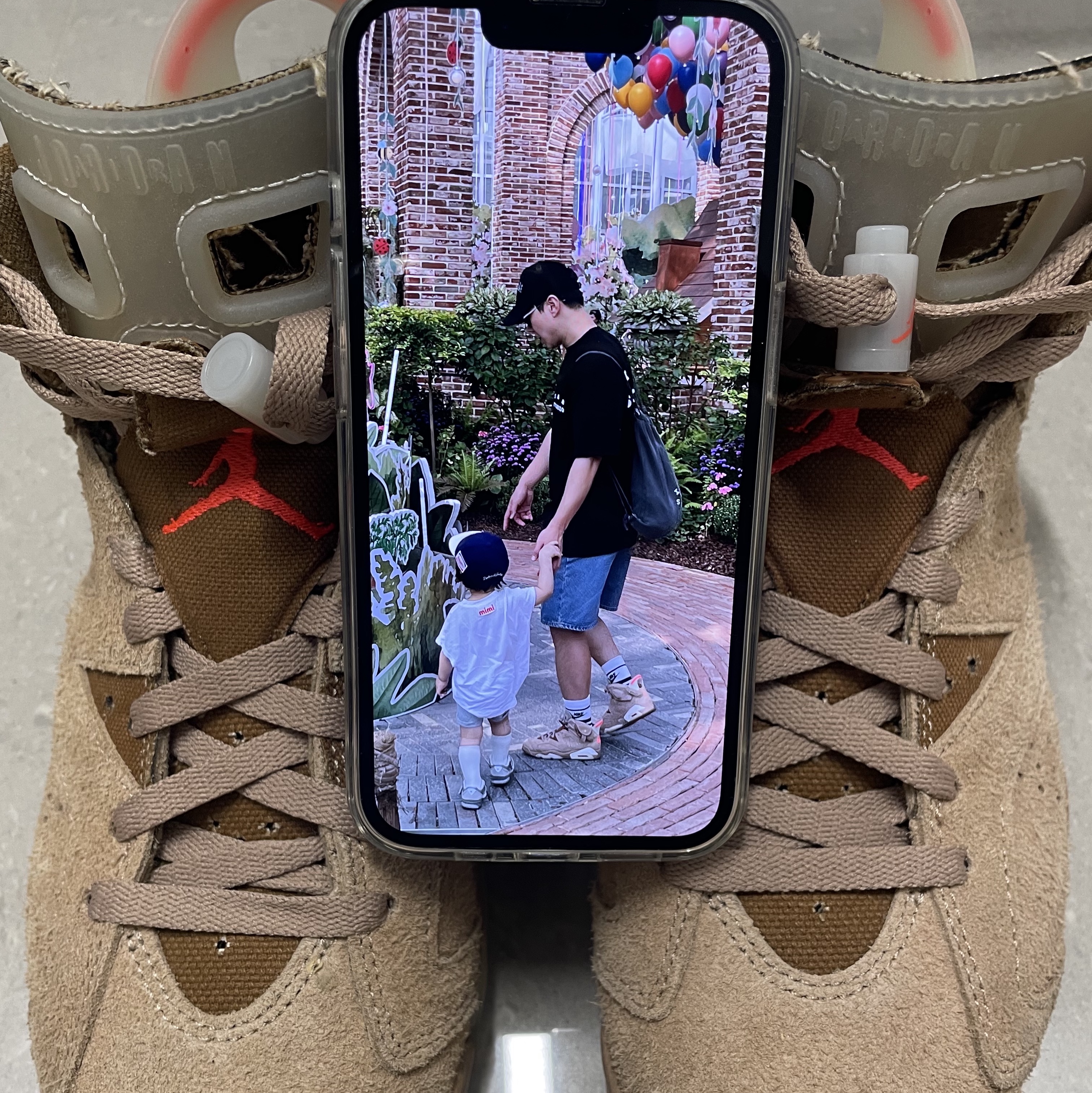 Jordan 6 x Travis Scott Retro SP British Khaki 착용 스타일