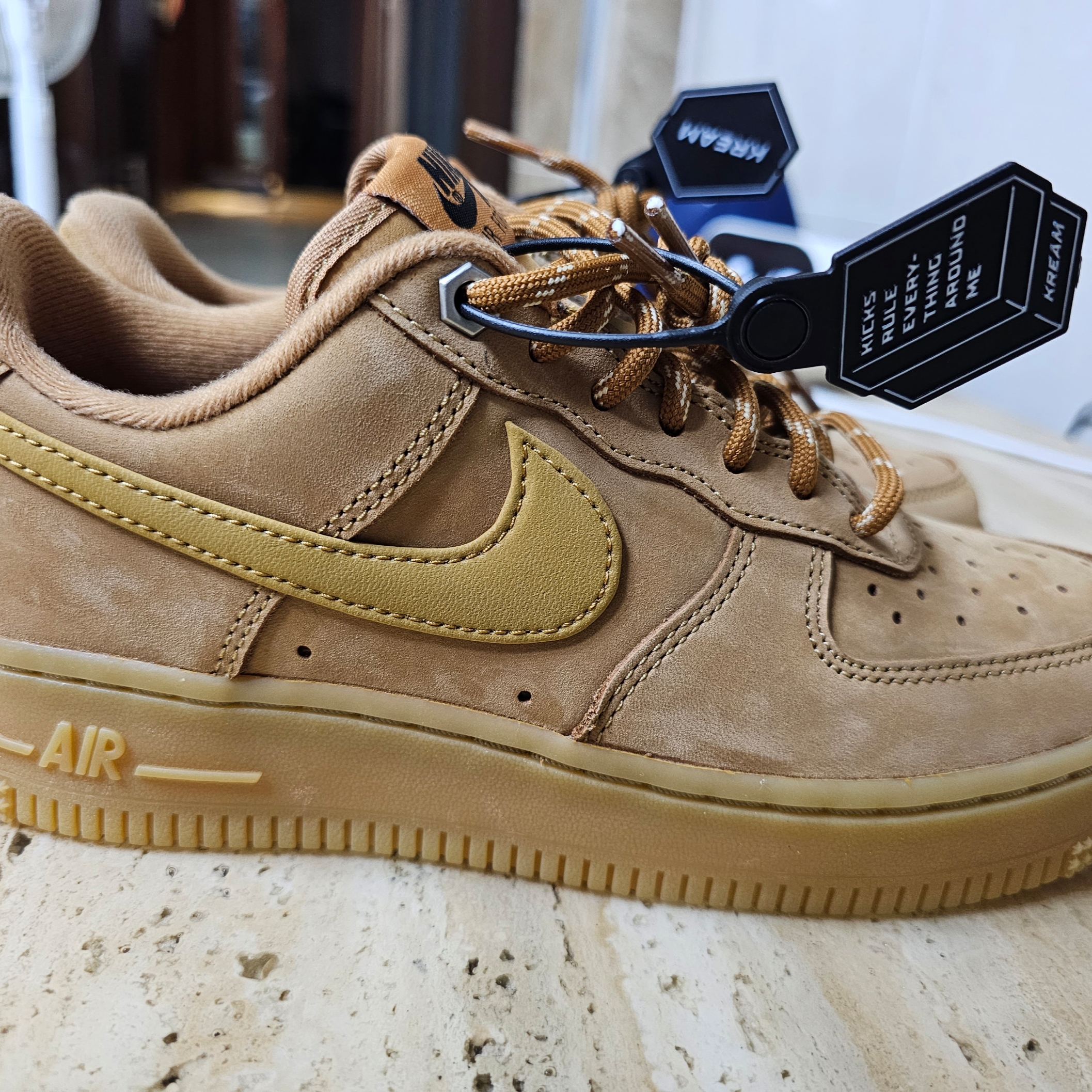 Nike Air Force 1 '07 WB Flax 착용 스타일 - 4