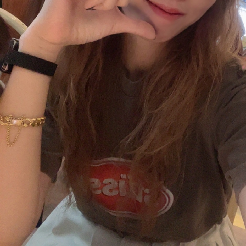 Stussy Emblem T-Shirt Pigment Dyed Coffee, Asics Gel-Kayano 14 Cream Pure Silver 착용 스타일 - 2