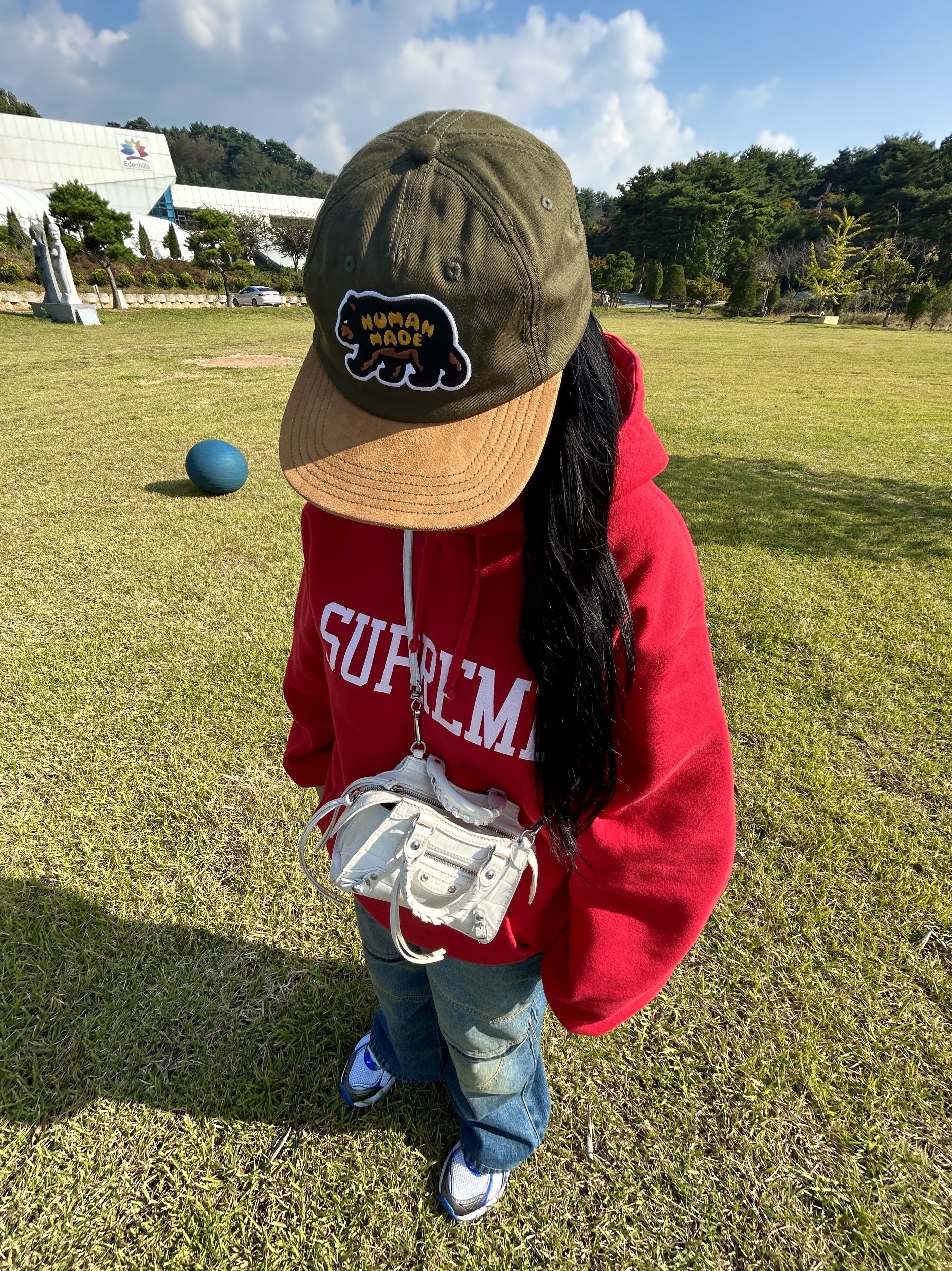 Human Made 5 Panel Twill Cap #2 Olive Drab, Supreme Varsity Hooded Sweatshirt Red - 23FW 착용 스타일 - 1