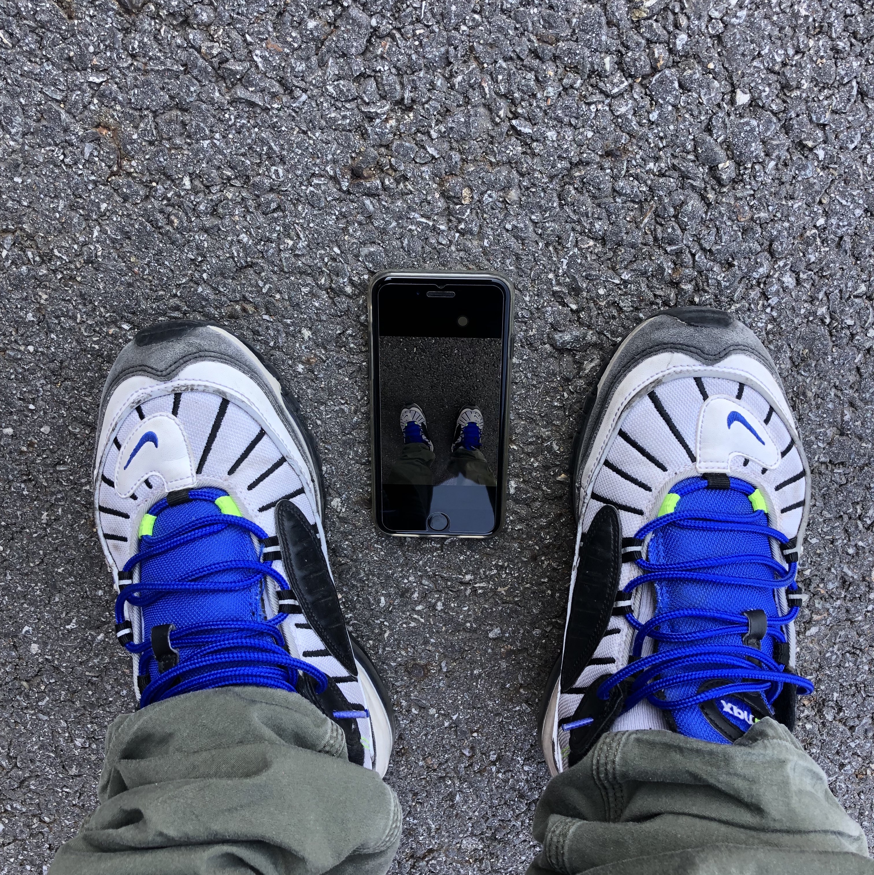 Nike Air Max 98 White Black Racer Blue 착용 스타일
