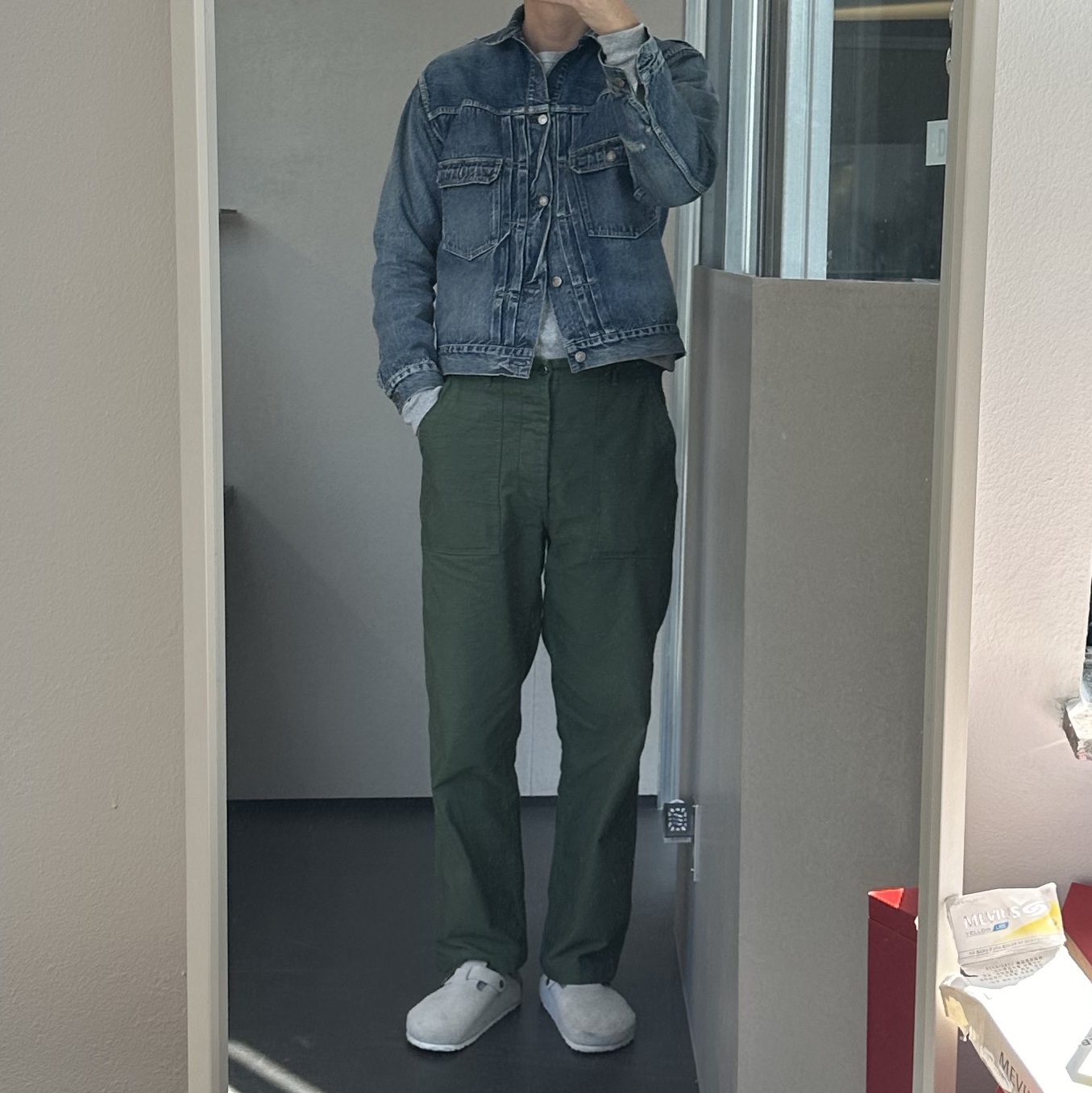 Birkenstock x Stussy Boston Clog Bone, Orslow 5002 US Army Fatigue Pants Green 착용 스타일