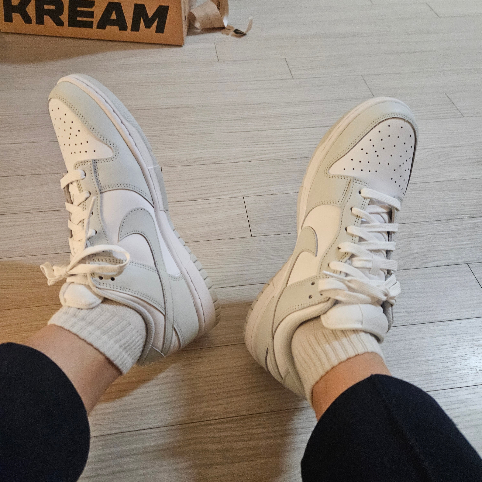 (W) Nike Dunk Low Photon Dust 착용 스타일